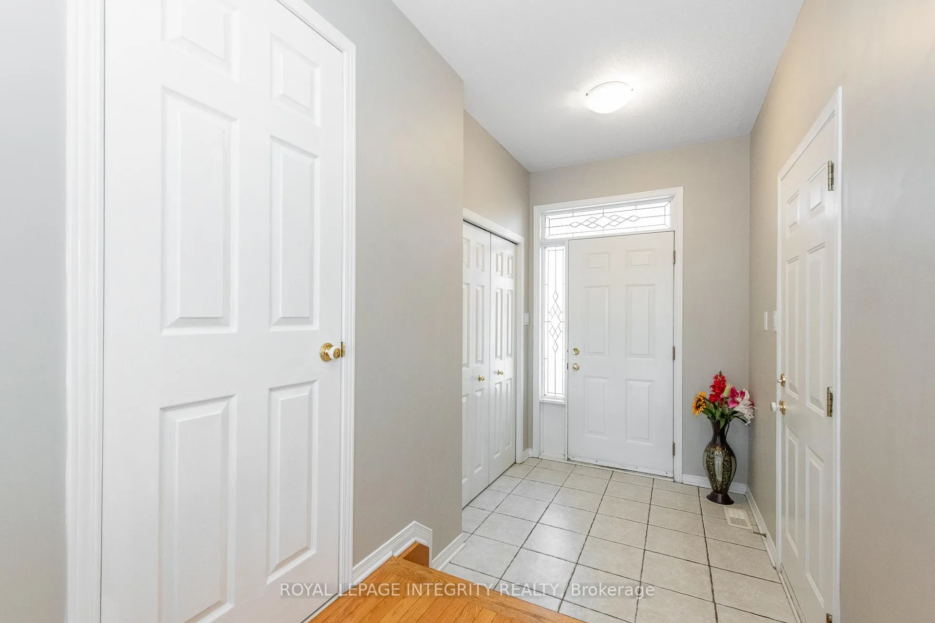 Photo 5 of 915 Schooner Crescent, Ottawa, Riverside South/Gloucester Glen — HOMEH