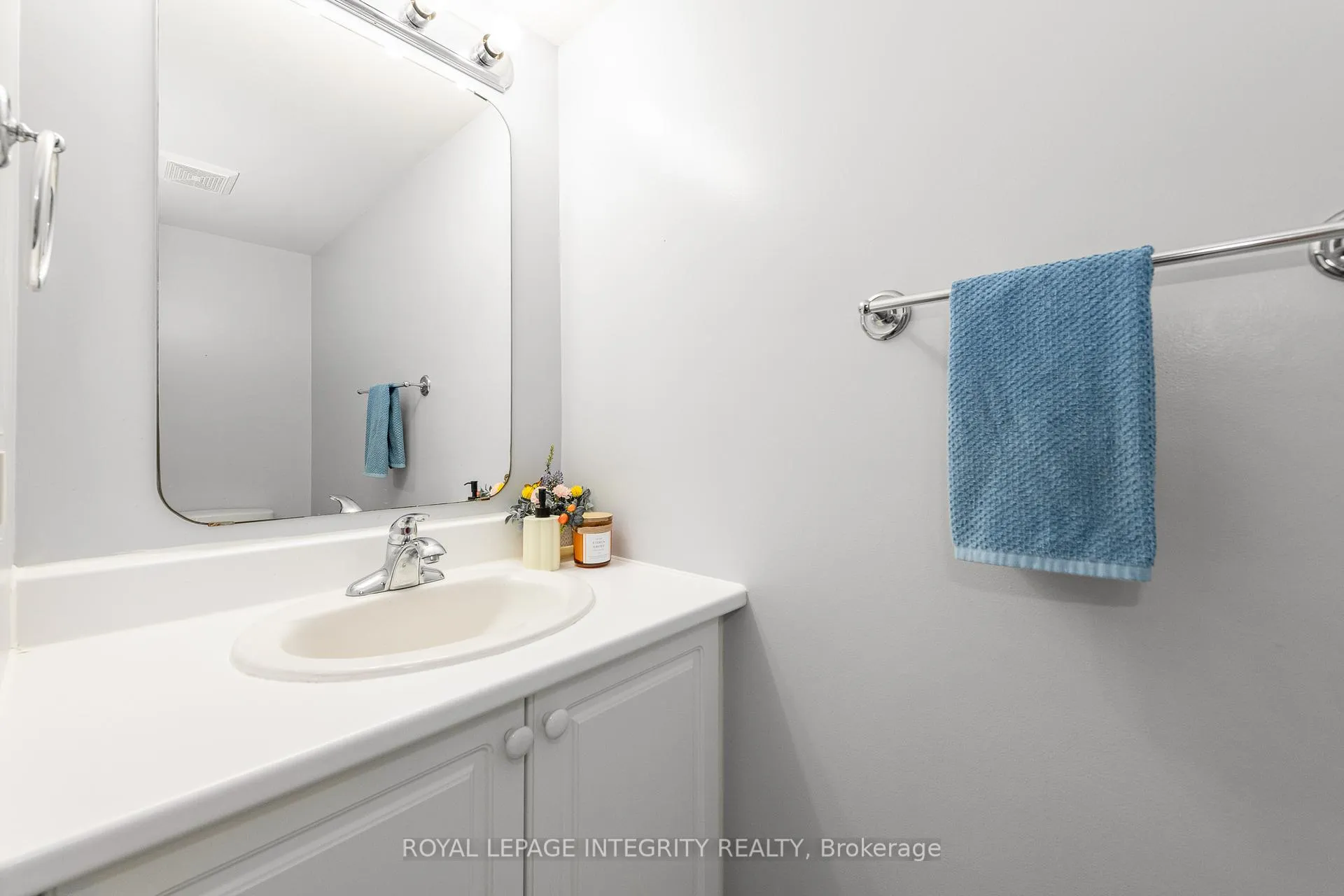 Photo 6 of 915 Schooner Crescent, Ottawa, Riverside South/Gloucester Glen — HOMEH