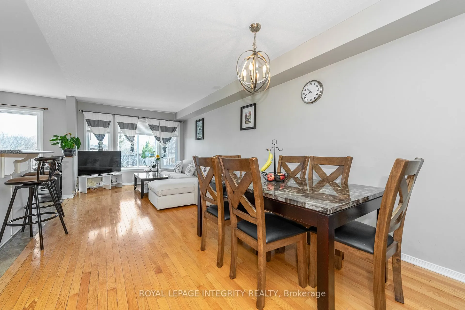 Photo 8 of 915 Schooner Crescent, Ottawa, Riverside South/Gloucester Glen — HOMEH