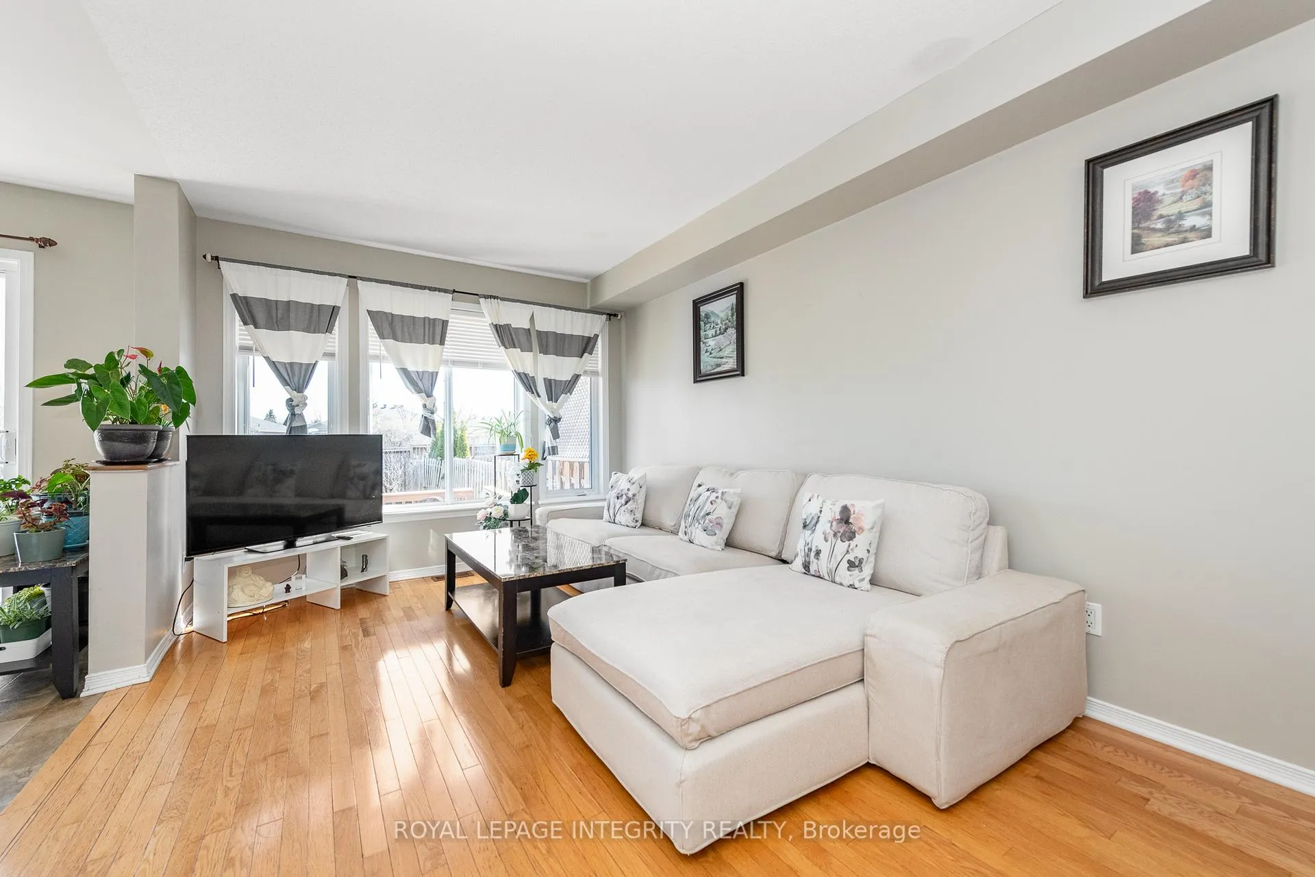 Photo 11 of 915 Schooner Crescent, Ottawa, Riverside South/Gloucester Glen — HOMEH