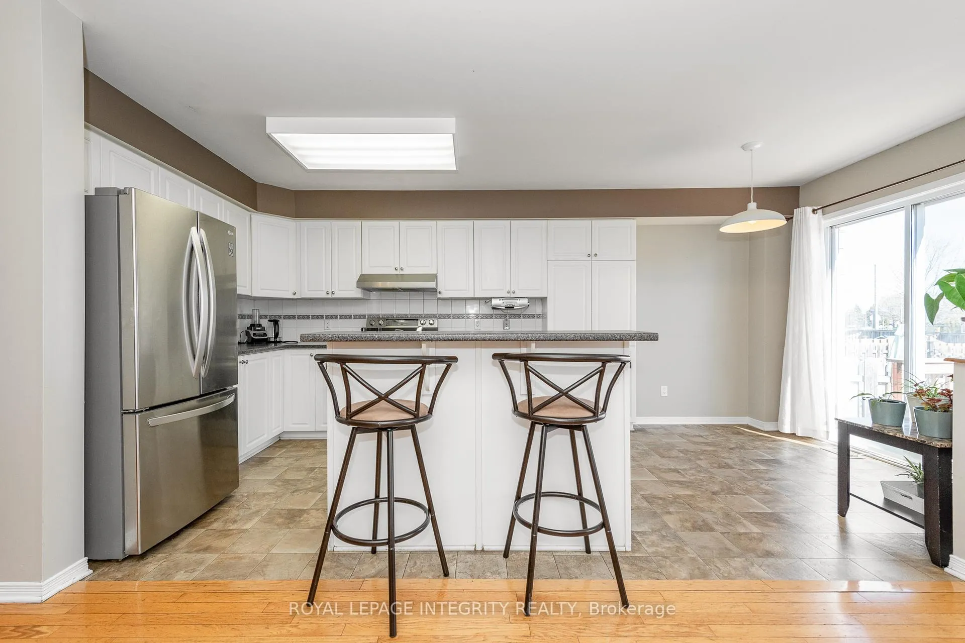 Photo 15 of 915 Schooner Crescent, Ottawa, Riverside South/Gloucester Glen — HOMEH