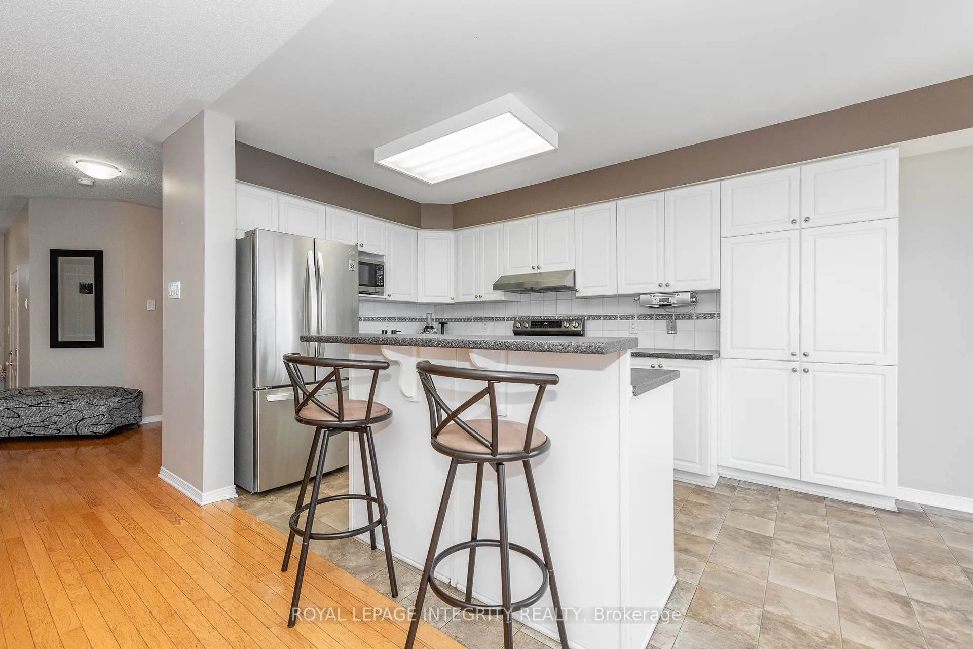Photo 16 of 915 Schooner Crescent, Ottawa, Riverside South/Gloucester Glen — HOMEH