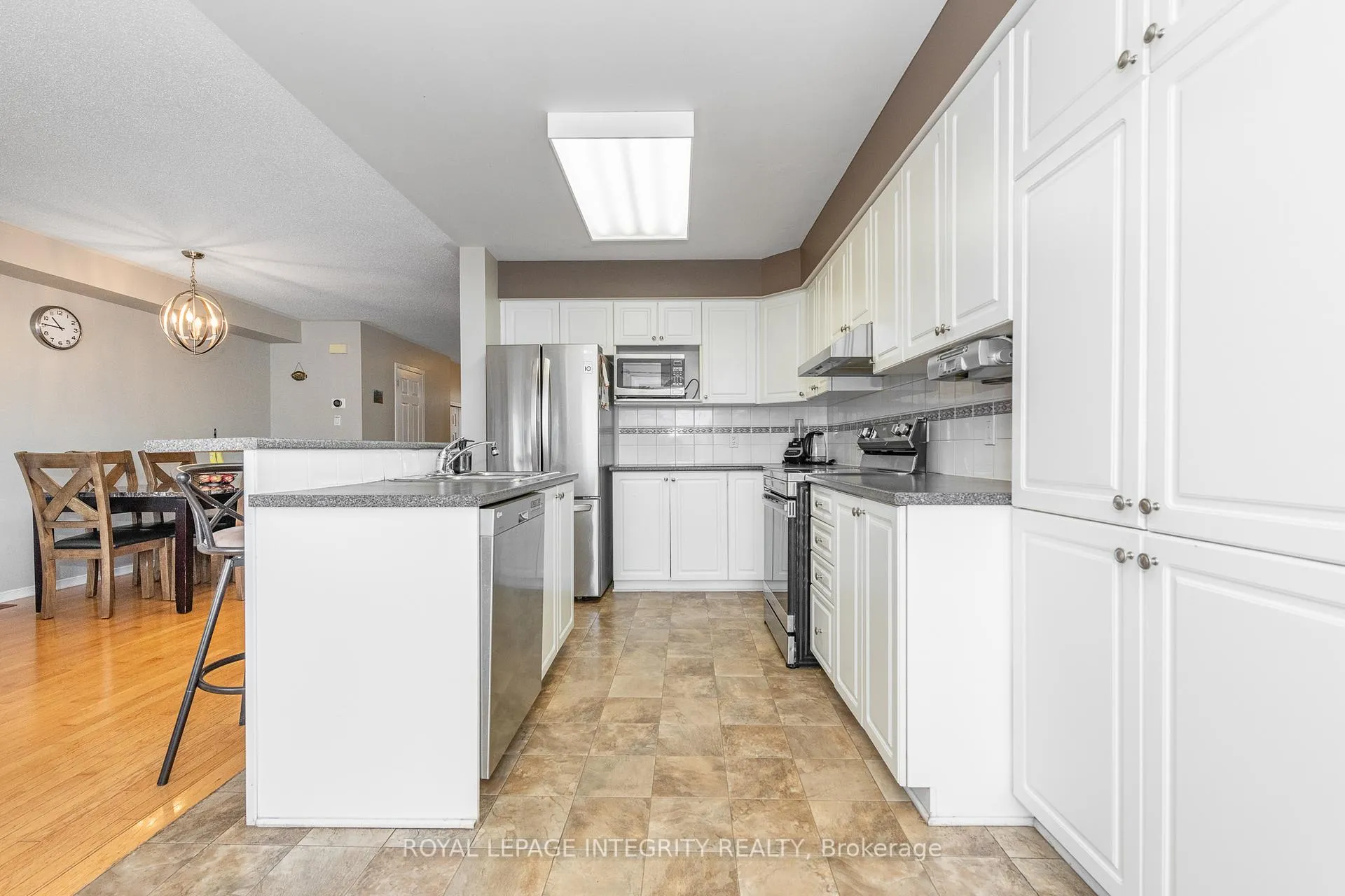Photo 18 of 915 Schooner Crescent, Ottawa, Riverside South/Gloucester Glen — HOMEH