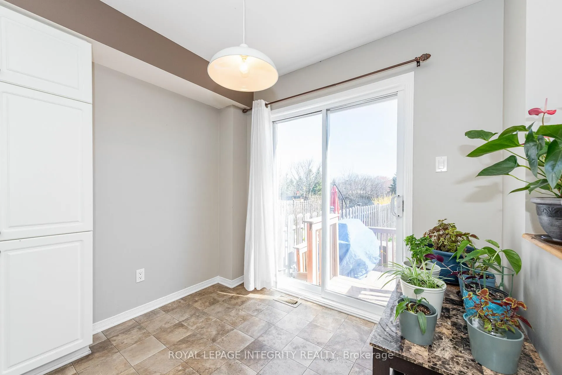 Photo 21 of 915 Schooner Crescent, Ottawa, Riverside South/Gloucester Glen — HOMEH