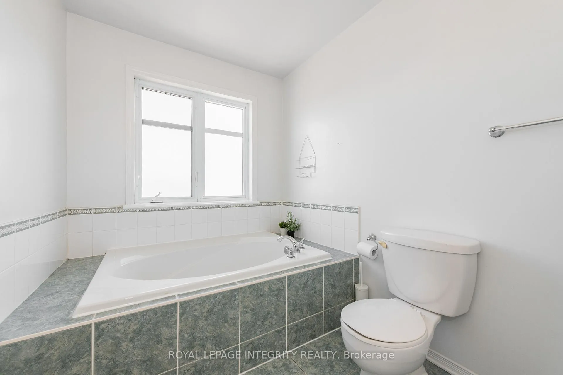 Photo 29 of 915 Schooner Crescent, Ottawa, Riverside South/Gloucester Glen — HOMEH