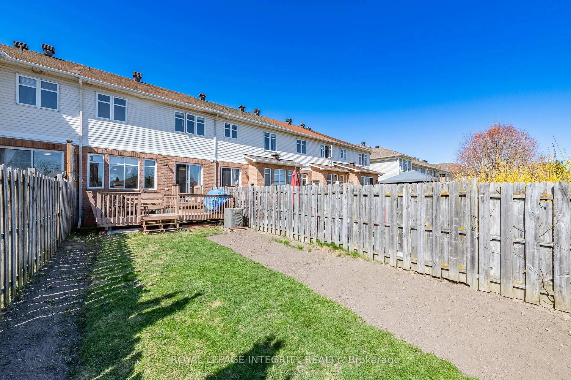 Photo 45 of 915 Schooner Crescent, Ottawa, Riverside South/Gloucester Glen — HOMEH