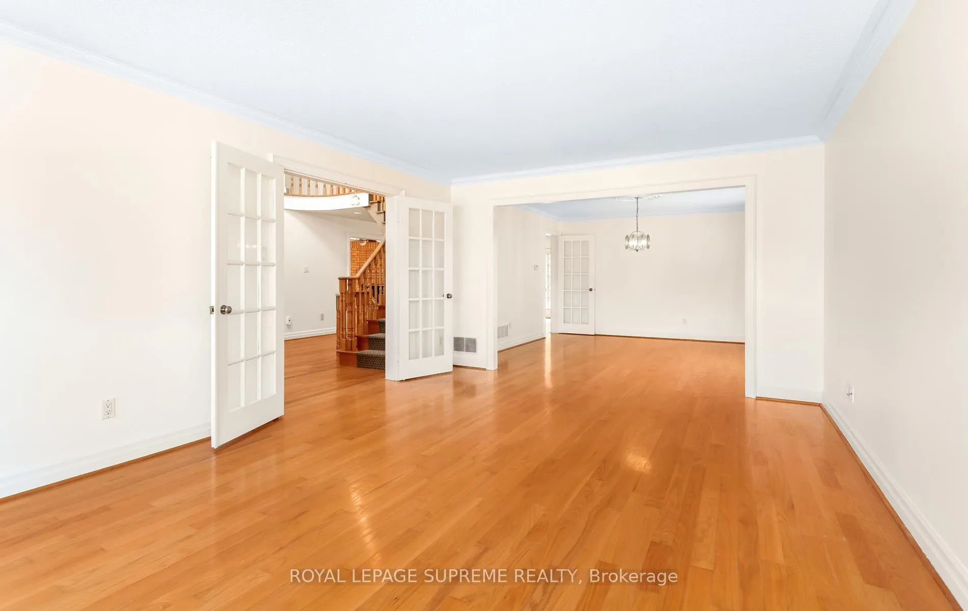 Photo 5 of 31 Donalbert Road, Etobicoke, Islington-City Centre West — HOMEH