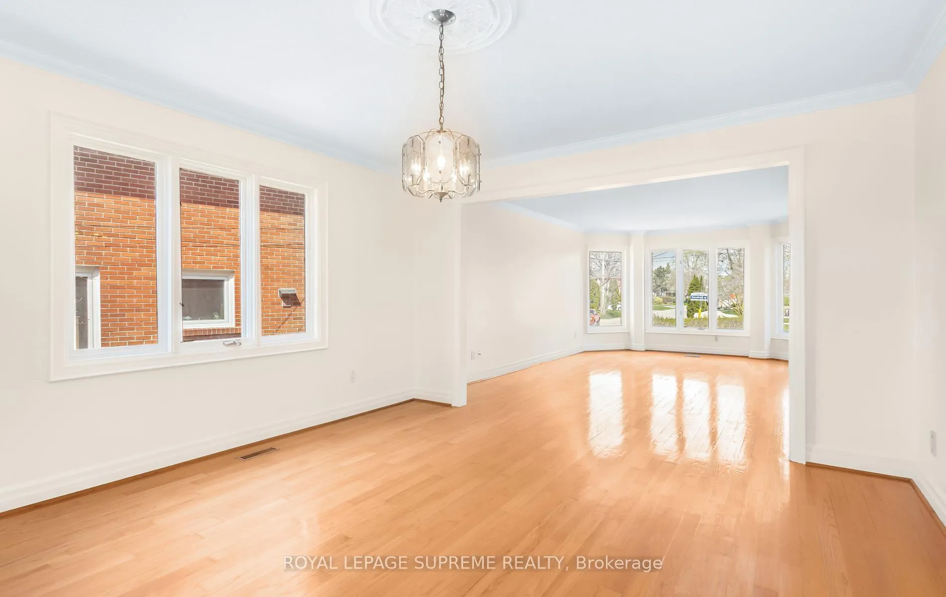 Photo 7 of 31 Donalbert Road, Etobicoke, Islington-City Centre West — HOMEH