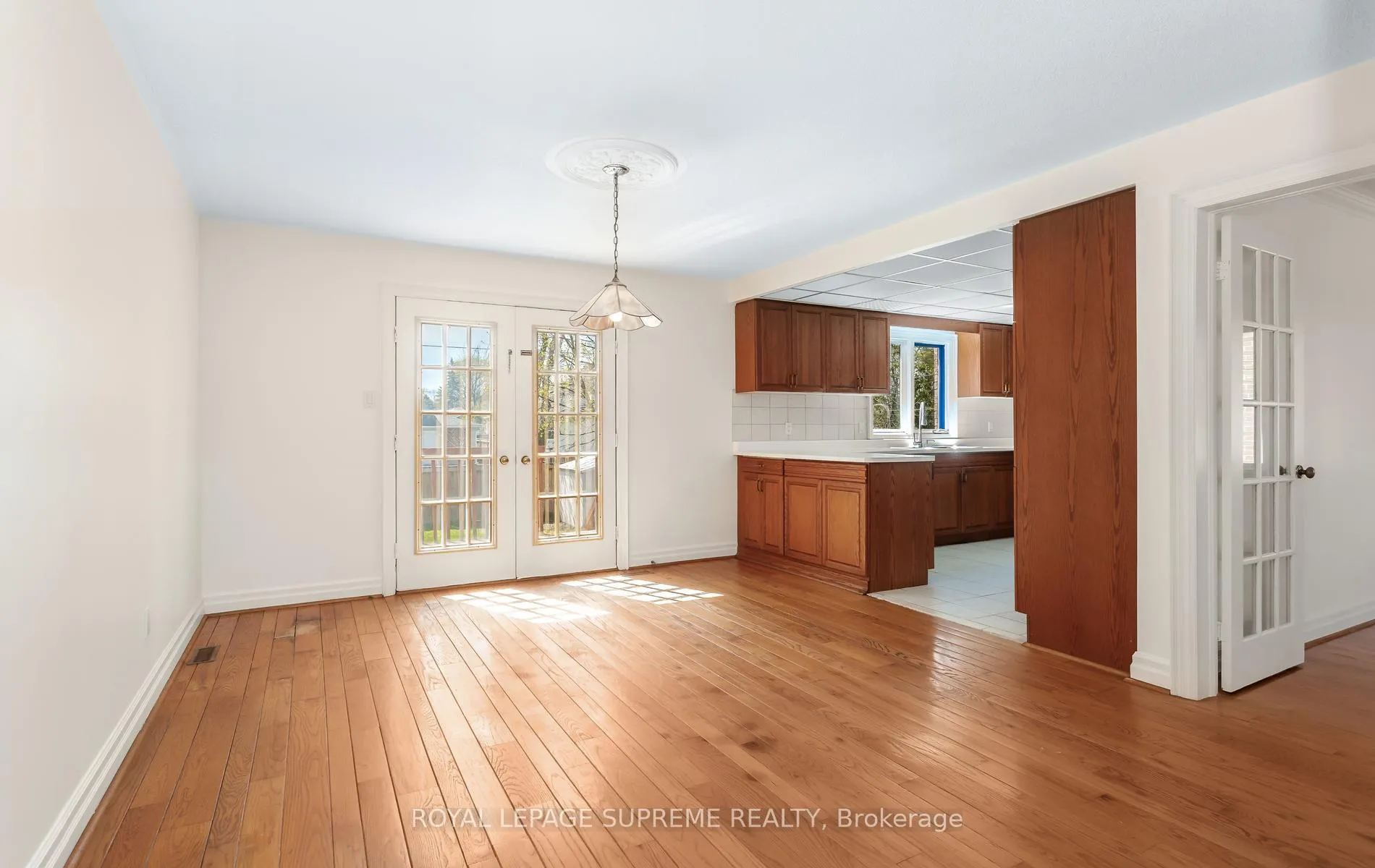 Photo 11 of 31 Donalbert Road, Etobicoke, Islington-City Centre West — HOMEH