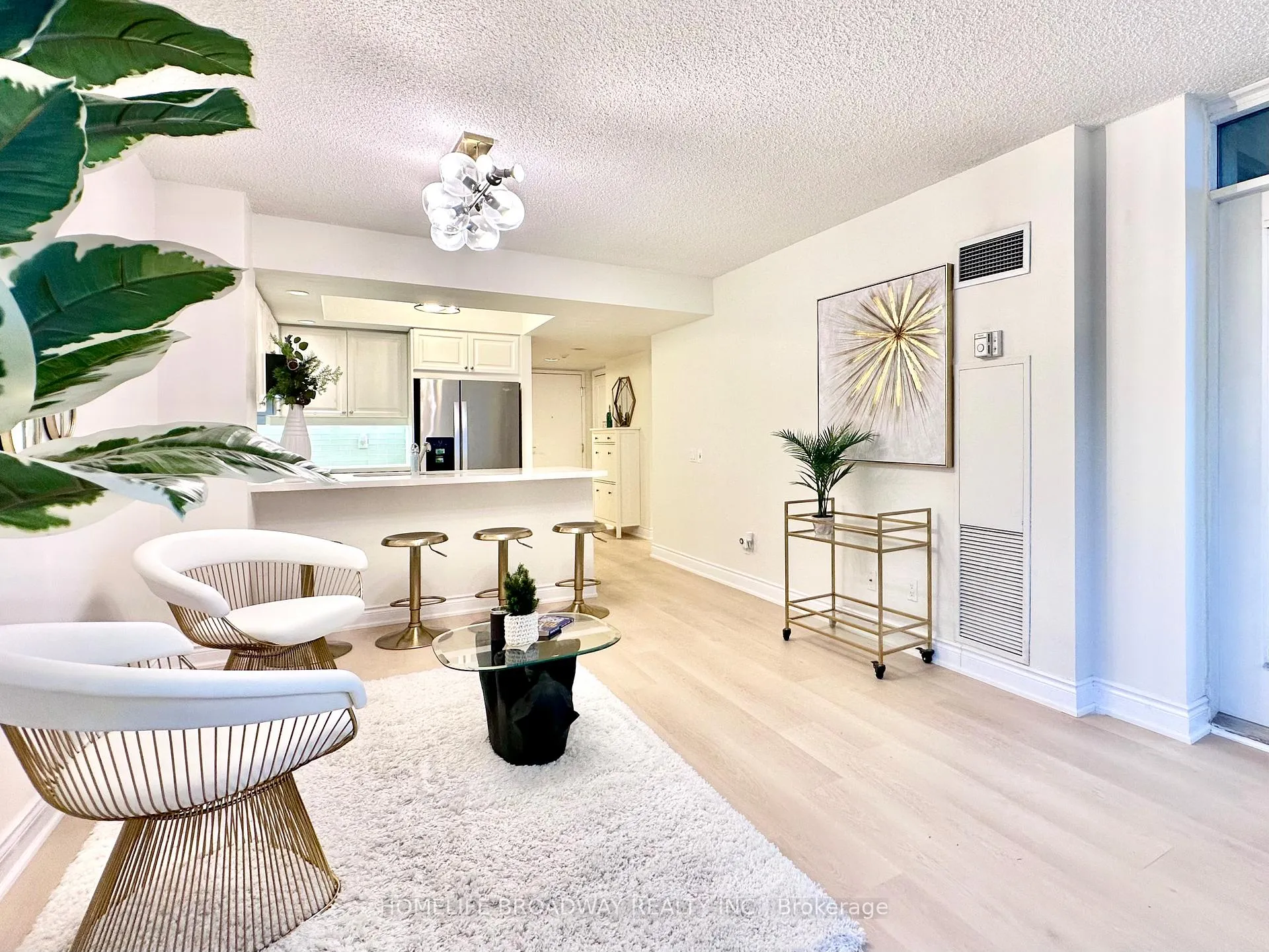 Front of Unit 521, 15 Northtown Way