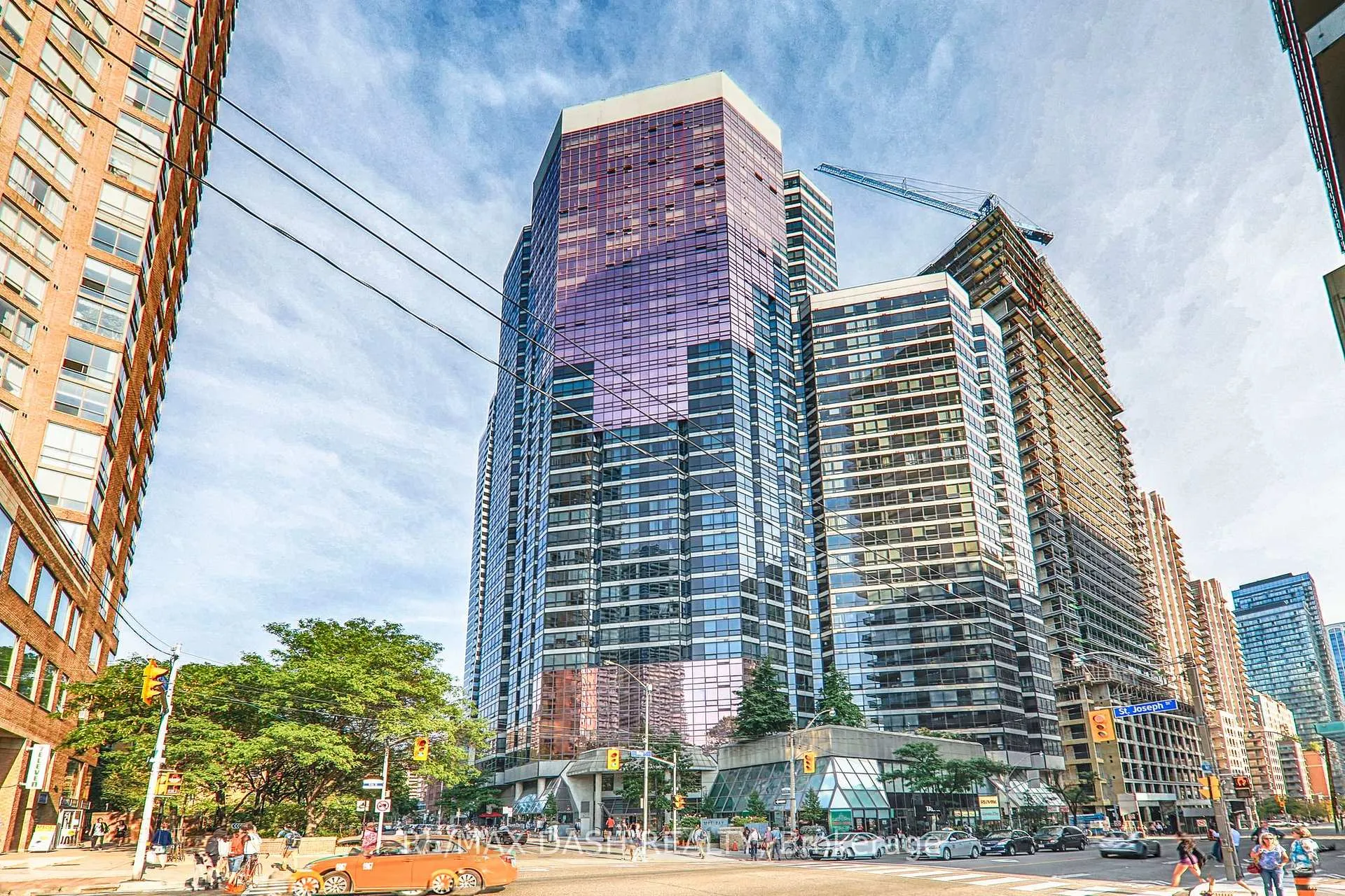 Photo 3 of Unit 414, 1001 Bay Street, Toronto, Bay Street Corridor — HOMEH
