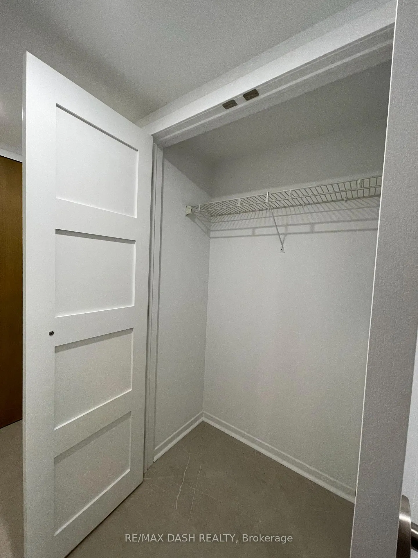 Photo 5 of Unit 414, 1001 Bay Street, Toronto, Bay Street Corridor — HOMEH