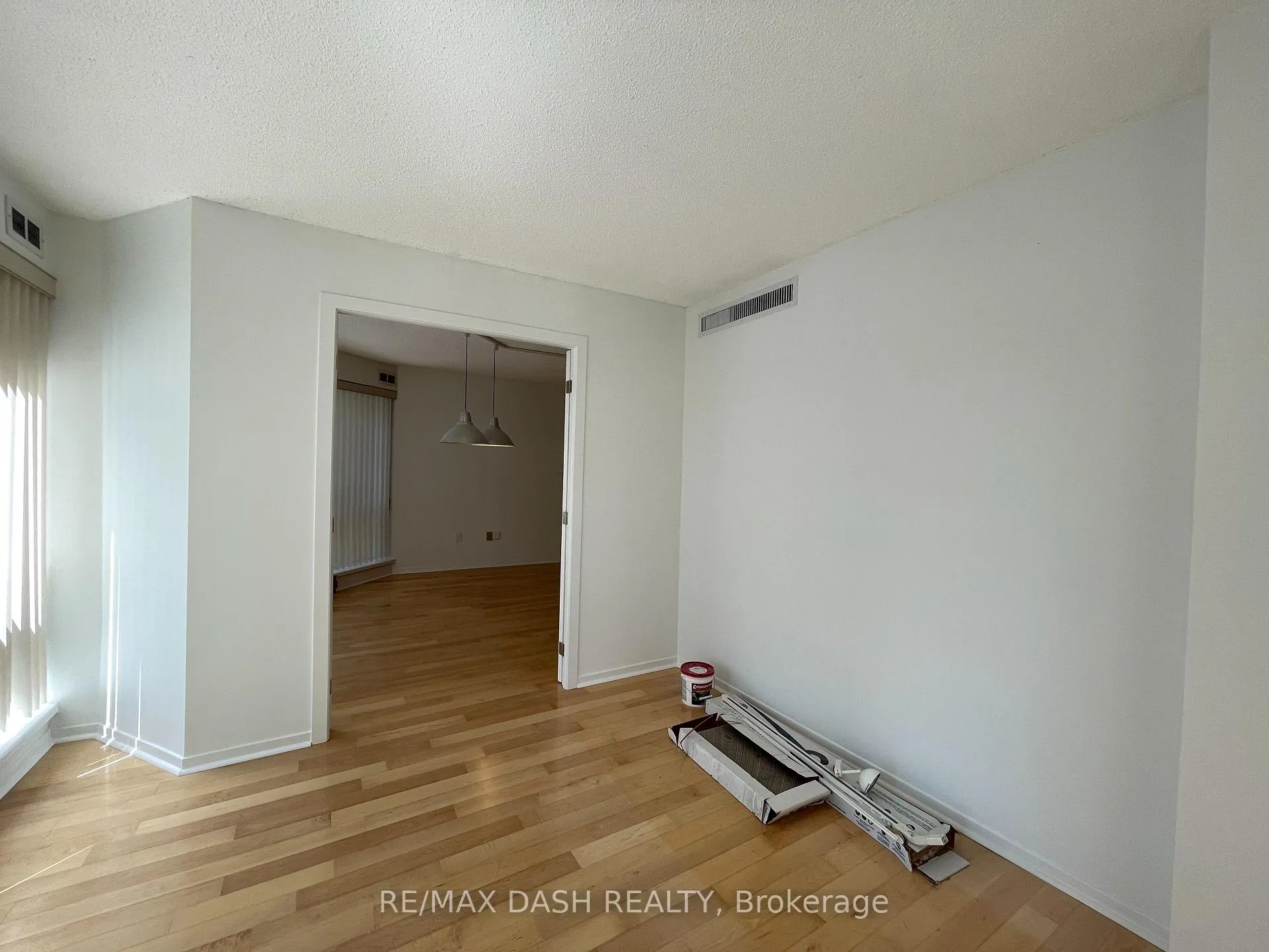 Photo 12 of Unit 414, 1001 Bay Street, Toronto, Bay Street Corridor — HOMEH