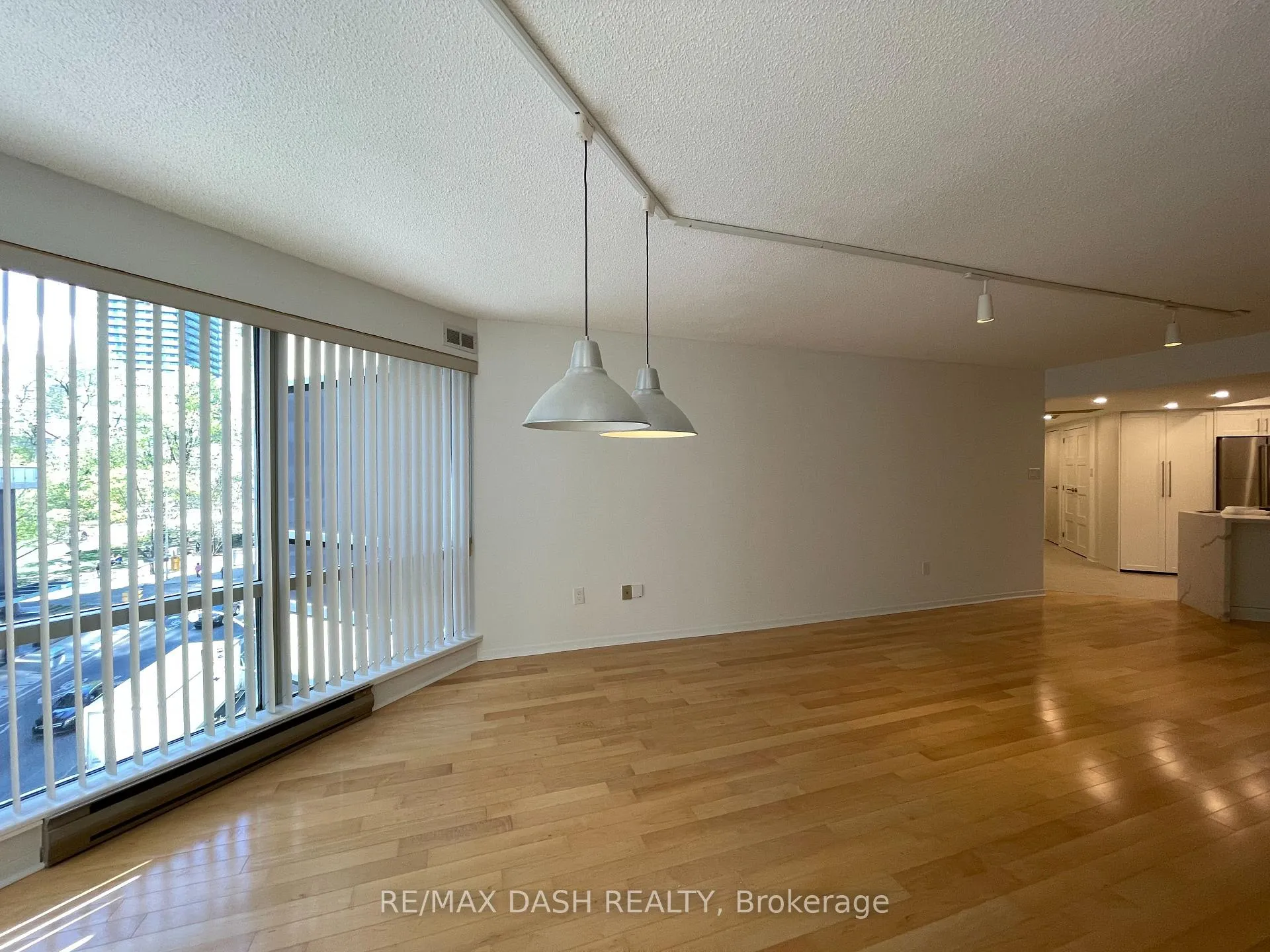 Photo 13 of Unit 414, 1001 Bay Street, Toronto, Bay Street Corridor — HOMEH