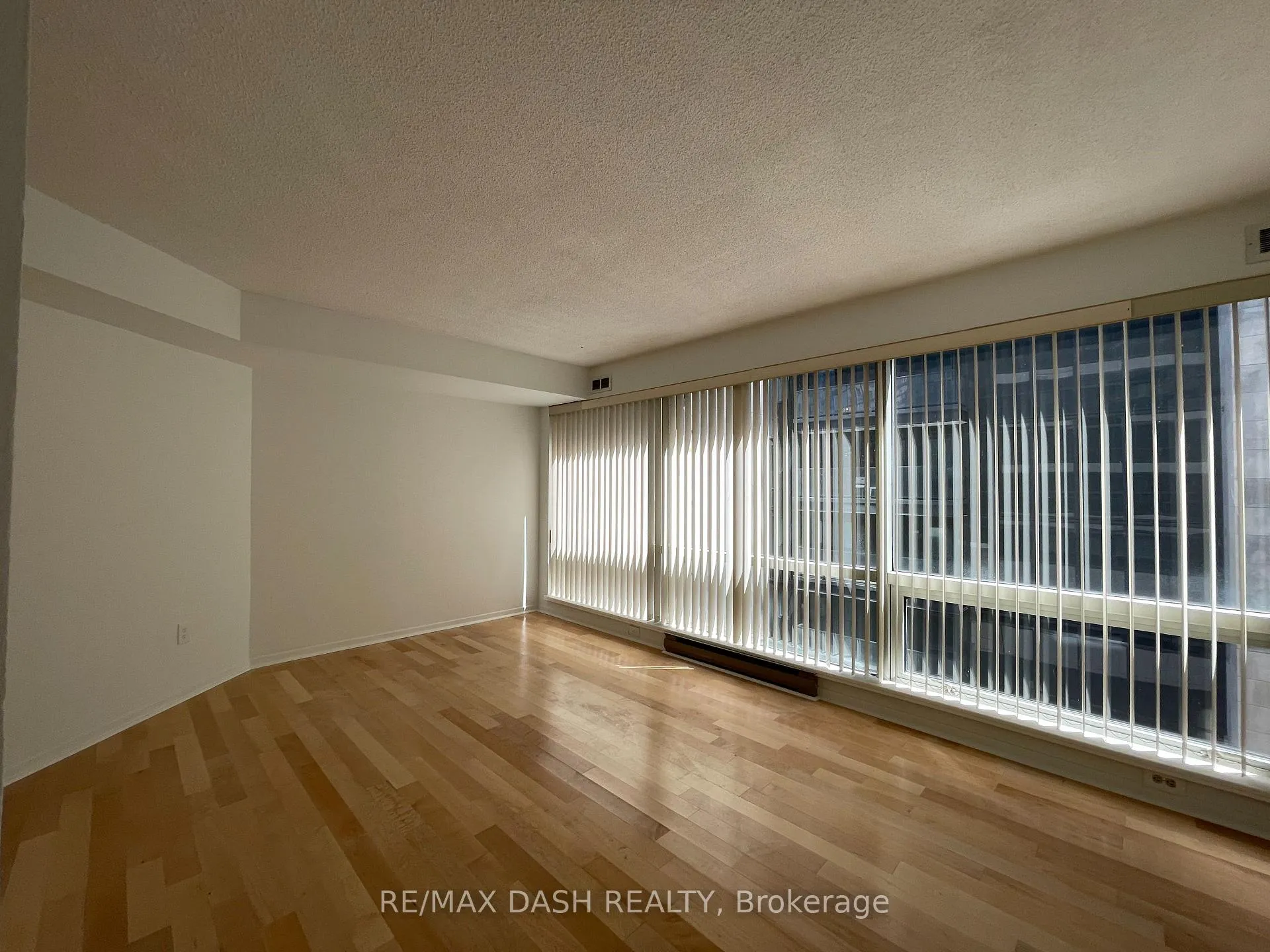 Photo 19 of Unit 414, 1001 Bay Street, Toronto, Bay Street Corridor — HOMEH