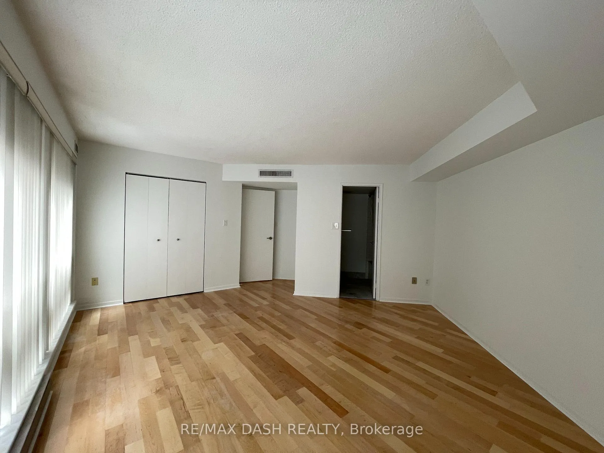 Photo 22 of Unit 414, 1001 Bay Street, Toronto, Bay Street Corridor — HOMEH