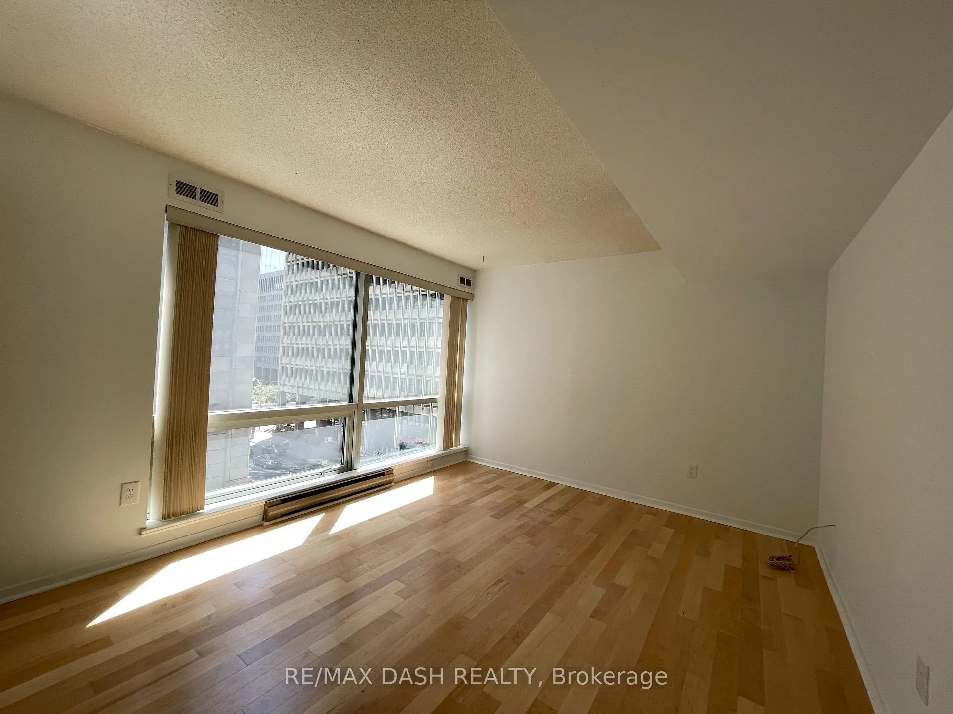 Photo 23 of Unit 414, 1001 Bay Street, Toronto, Bay Street Corridor — HOMEH