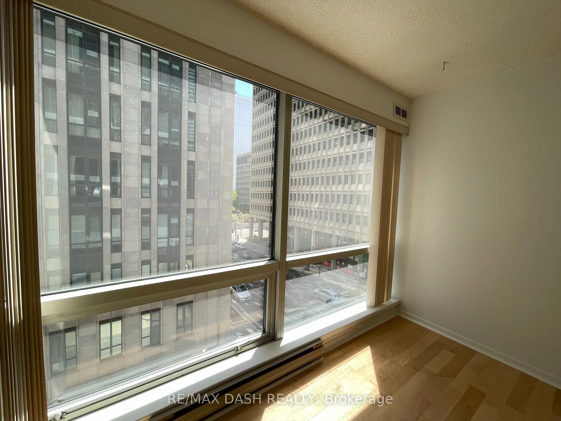 Photo 24 of Unit 414, 1001 Bay Street, Toronto, Bay Street Corridor — HOMEH