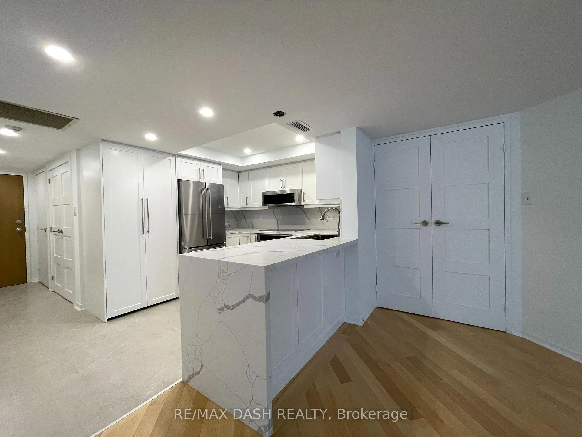 Photo 28 of Unit 414, 1001 Bay Street, Toronto, Bay Street Corridor — HOMEH