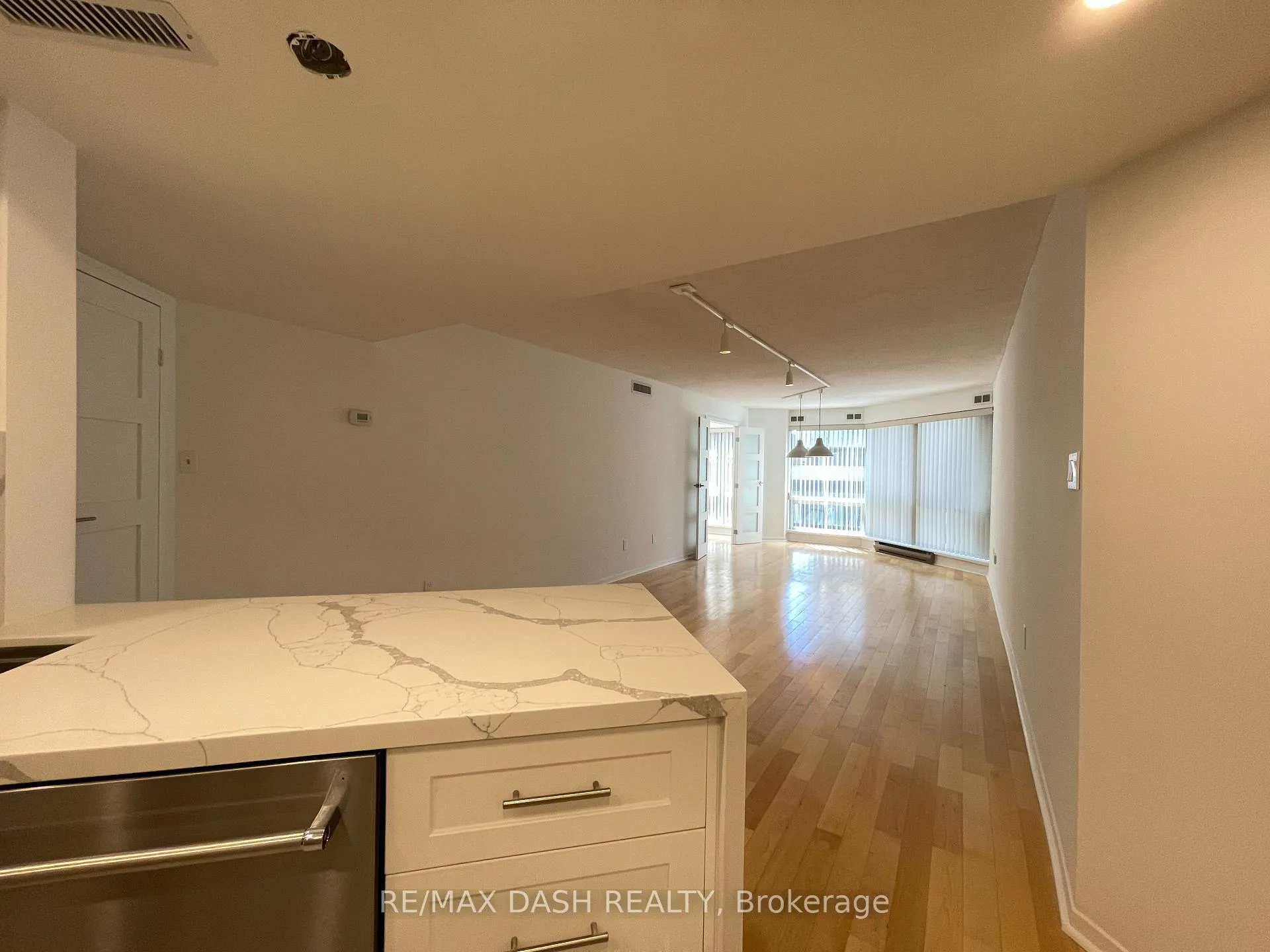 Photo 37 of Unit 414, 1001 Bay Street, Toronto, Bay Street Corridor — HOMEH