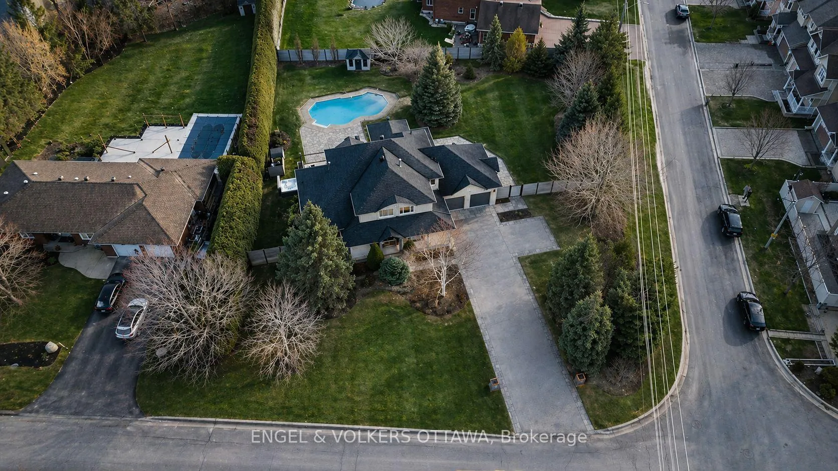 Photo 2 of 32 Barcham Crescent, Ottawa, Barrhaven - Hearts Desire — HOMEH