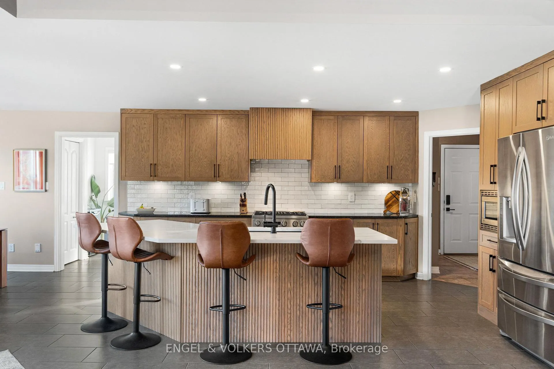 Photo 11 of 32 Barcham Crescent, Ottawa, Barrhaven - Hearts Desire — HOMEH
