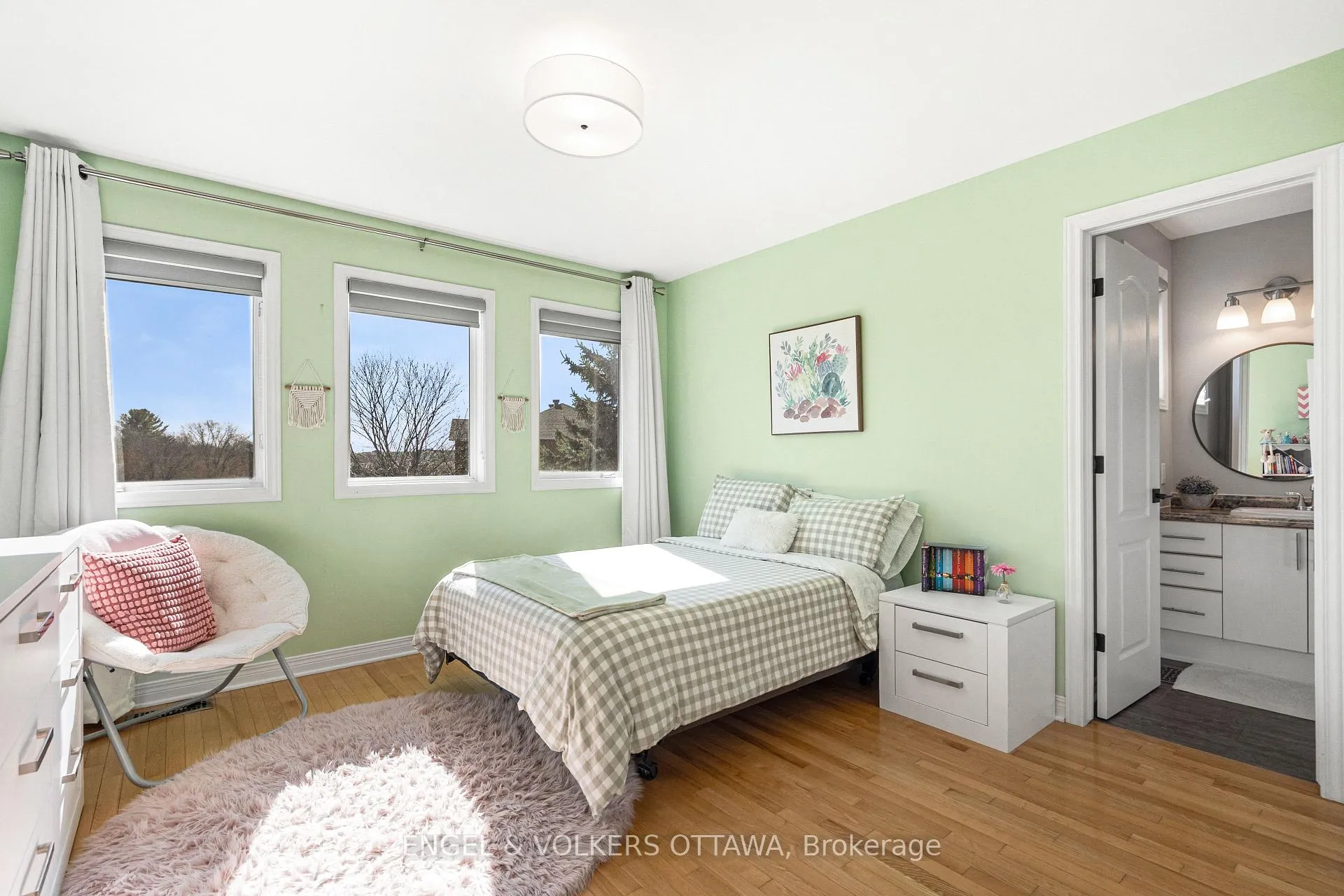Photo 26 of 32 Barcham Crescent, Ottawa, Barrhaven - Hearts Desire — HOMEH