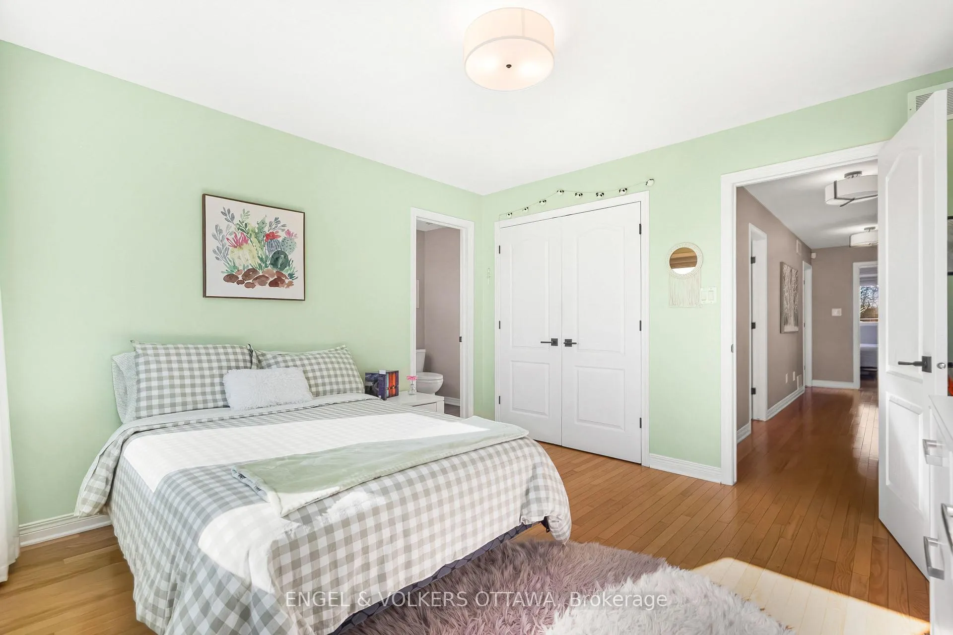 Photo 27 of 32 Barcham Crescent, Ottawa, Barrhaven - Hearts Desire — HOMEH