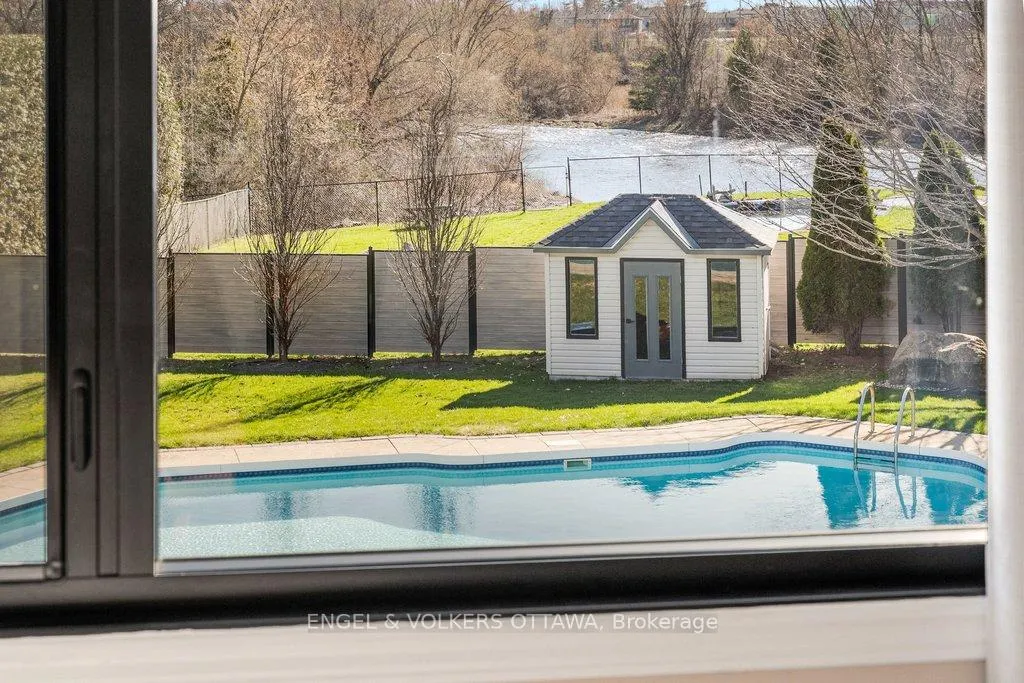 Photo 31 of 32 Barcham Crescent, Ottawa, Barrhaven - Hearts Desire — HOMEH