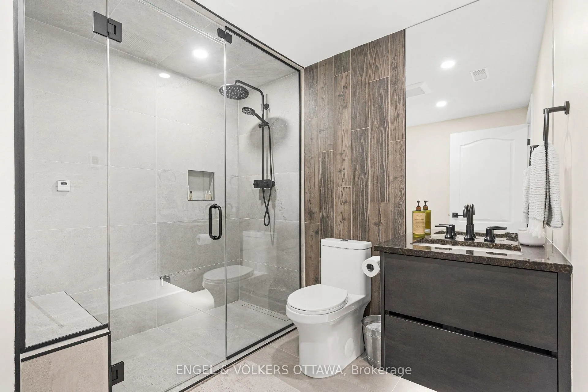 Photo 40 of 32 Barcham Crescent, Ottawa, Barrhaven - Hearts Desire — HOMEH