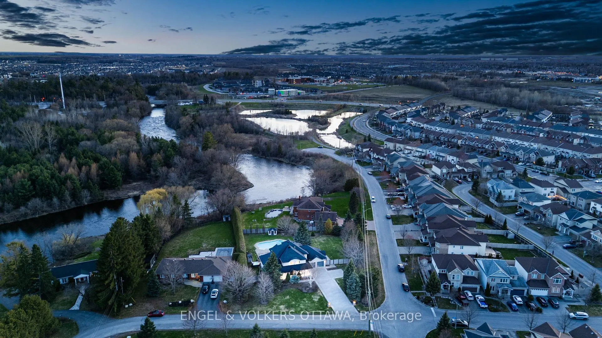 Photo 46 of 32 Barcham Crescent, Ottawa, Barrhaven - Hearts Desire — HOMEH