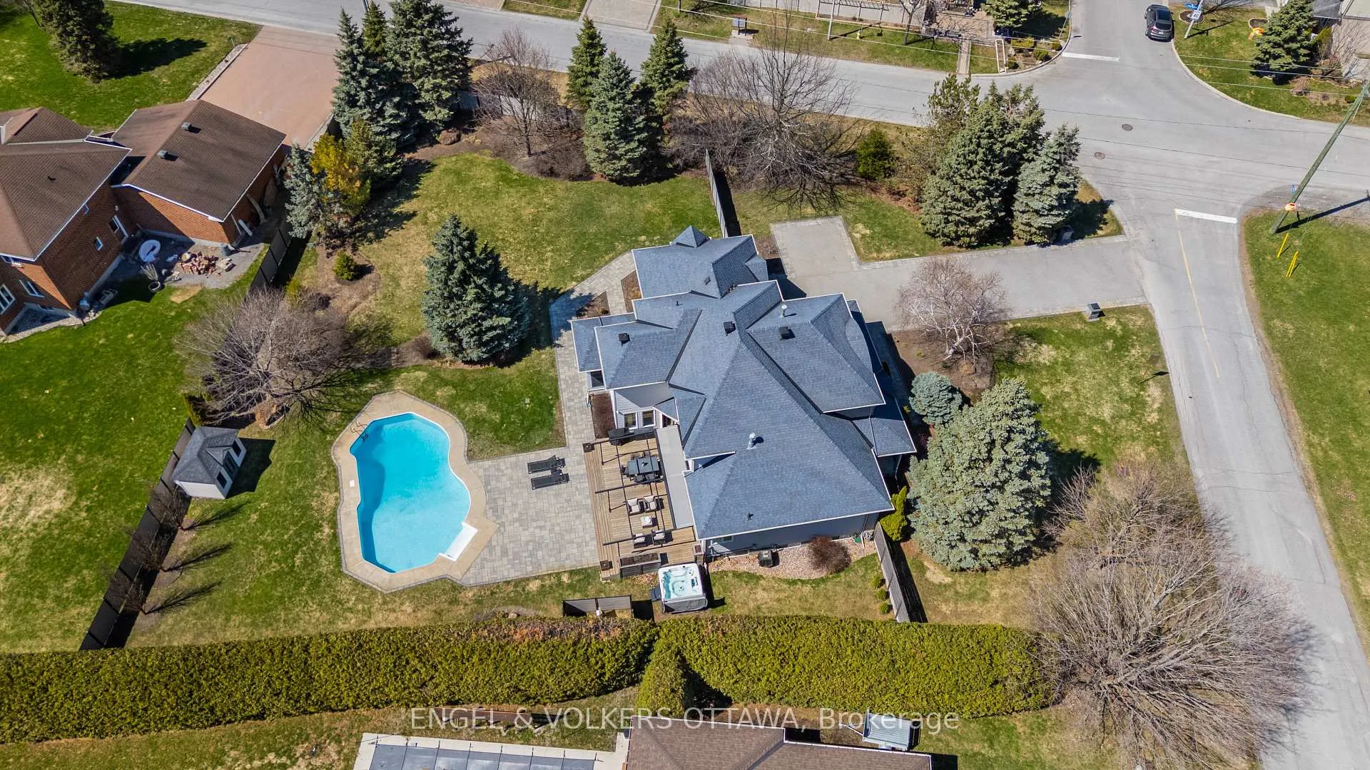 Photo 48 of 32 Barcham Crescent, Ottawa, Barrhaven - Hearts Desire — HOMEH