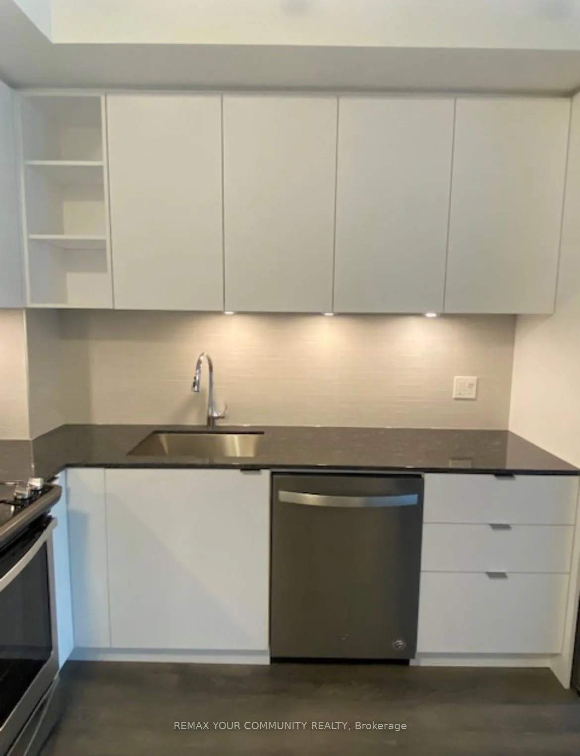 Photo 3 of Unit 518, 100 Eagle Rock Way, Vaughan, Rural Vaughan — HOMEH