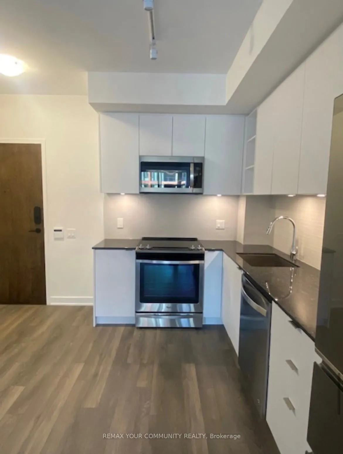 Photo 5 of Unit 518, 100 Eagle Rock Way, Vaughan, Rural Vaughan — HOMEH