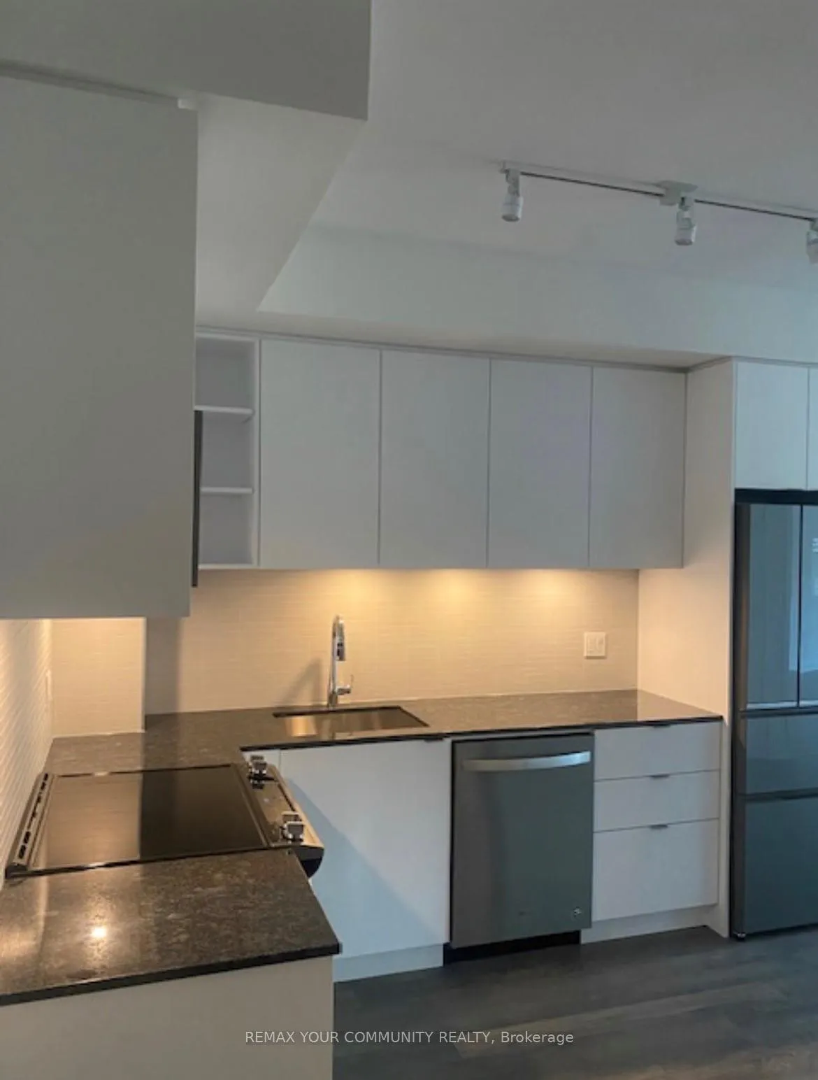 Photo 8 of Unit 518, 100 Eagle Rock Way, Vaughan, Rural Vaughan — HOMEH