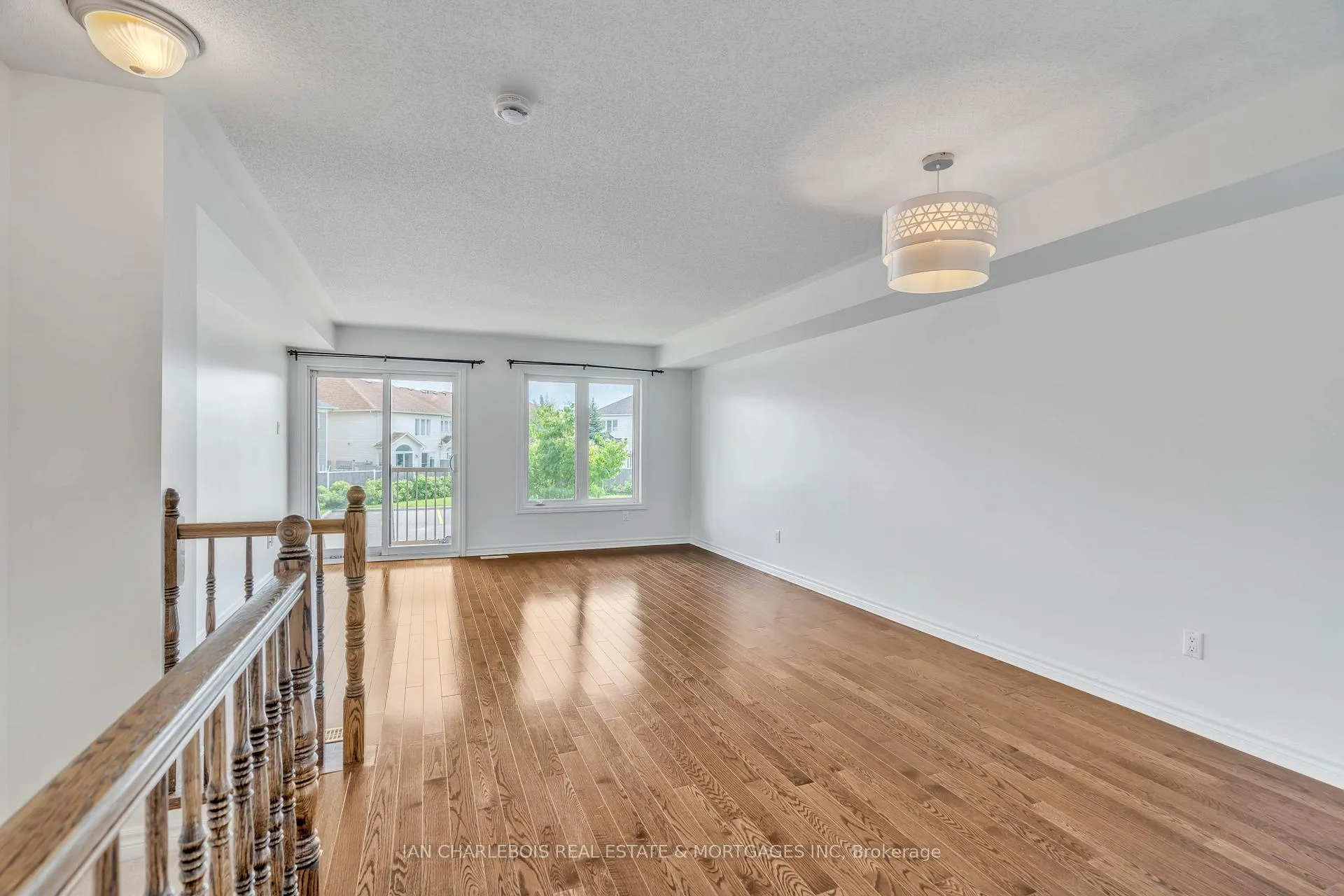 Photo 7 of Unit 10, 2382 Esprit Drive, Ottawa, Avalon East — HOMEH