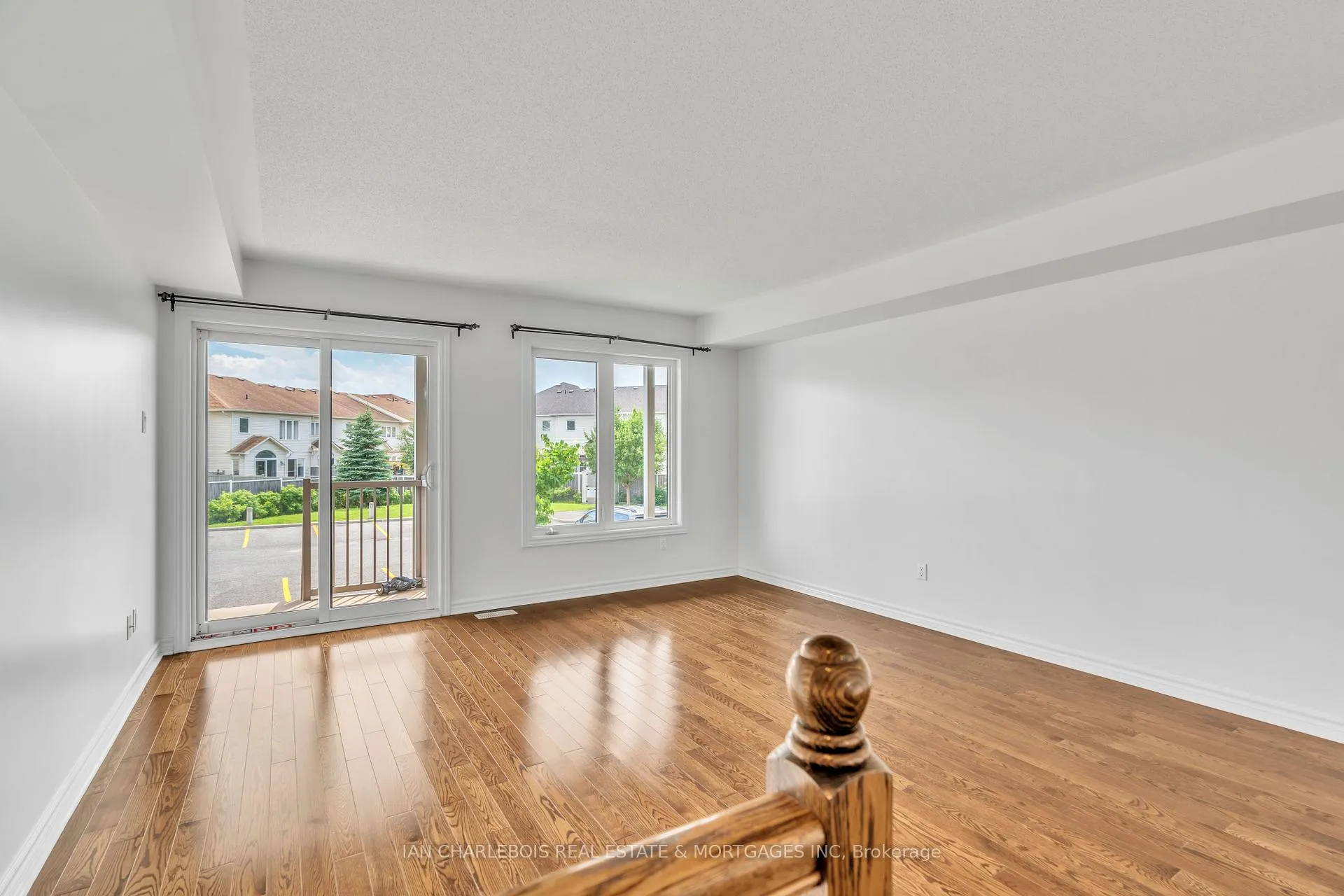 Photo 10 of Unit 10, 2382 Esprit Drive, Ottawa, Avalon East — HOMEH