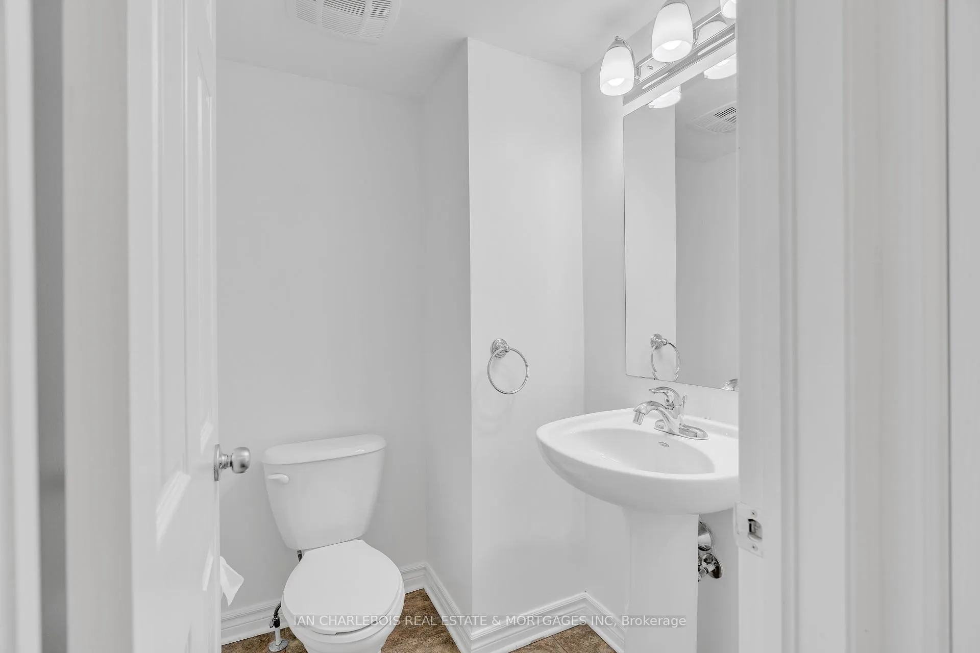 Photo 11 of Unit 10, 2382 Esprit Drive, Ottawa, Avalon East — HOMEH