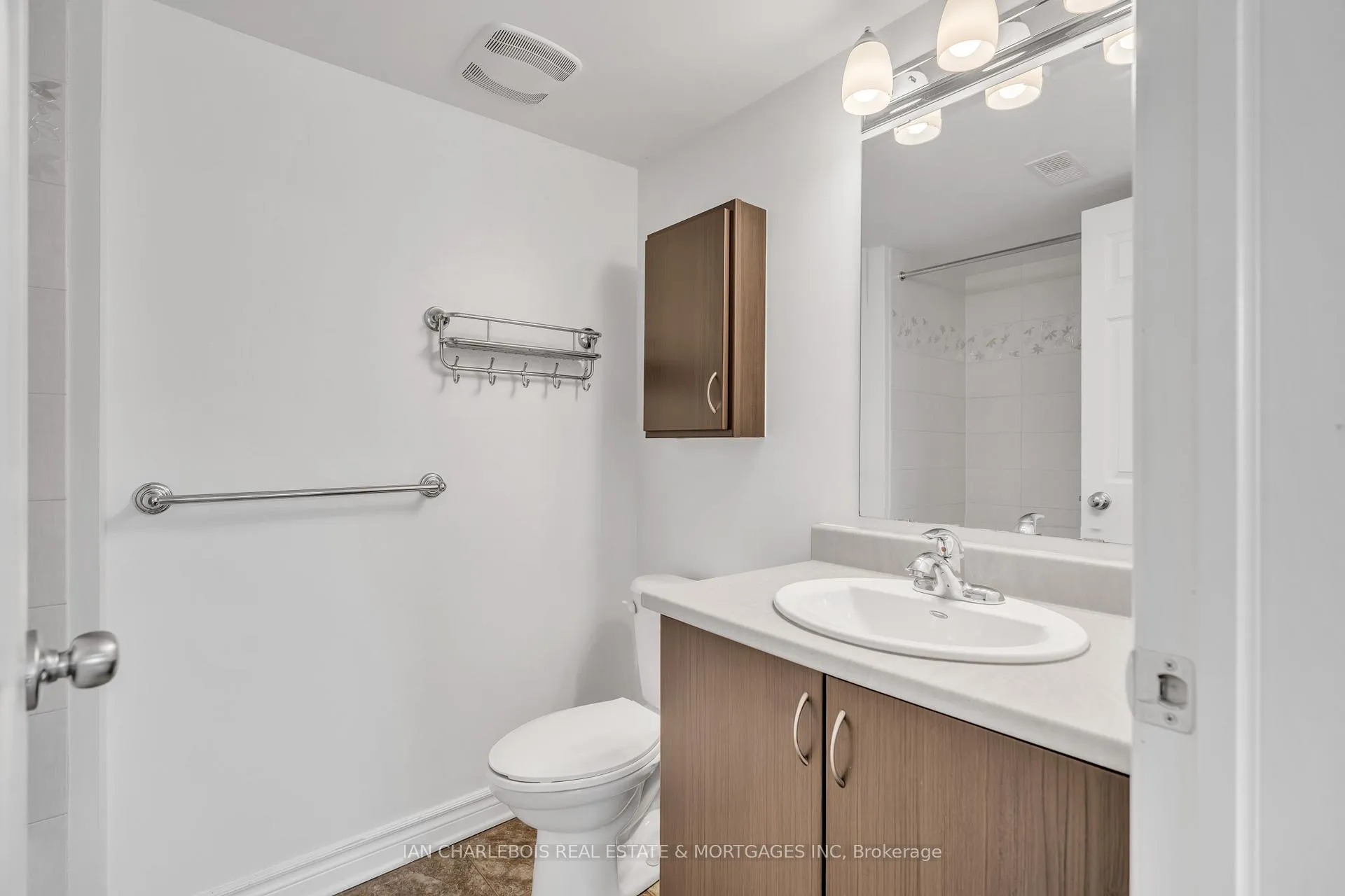 Photo 16 of Unit 10, 2382 Esprit Drive, Ottawa, Avalon East — HOMEH