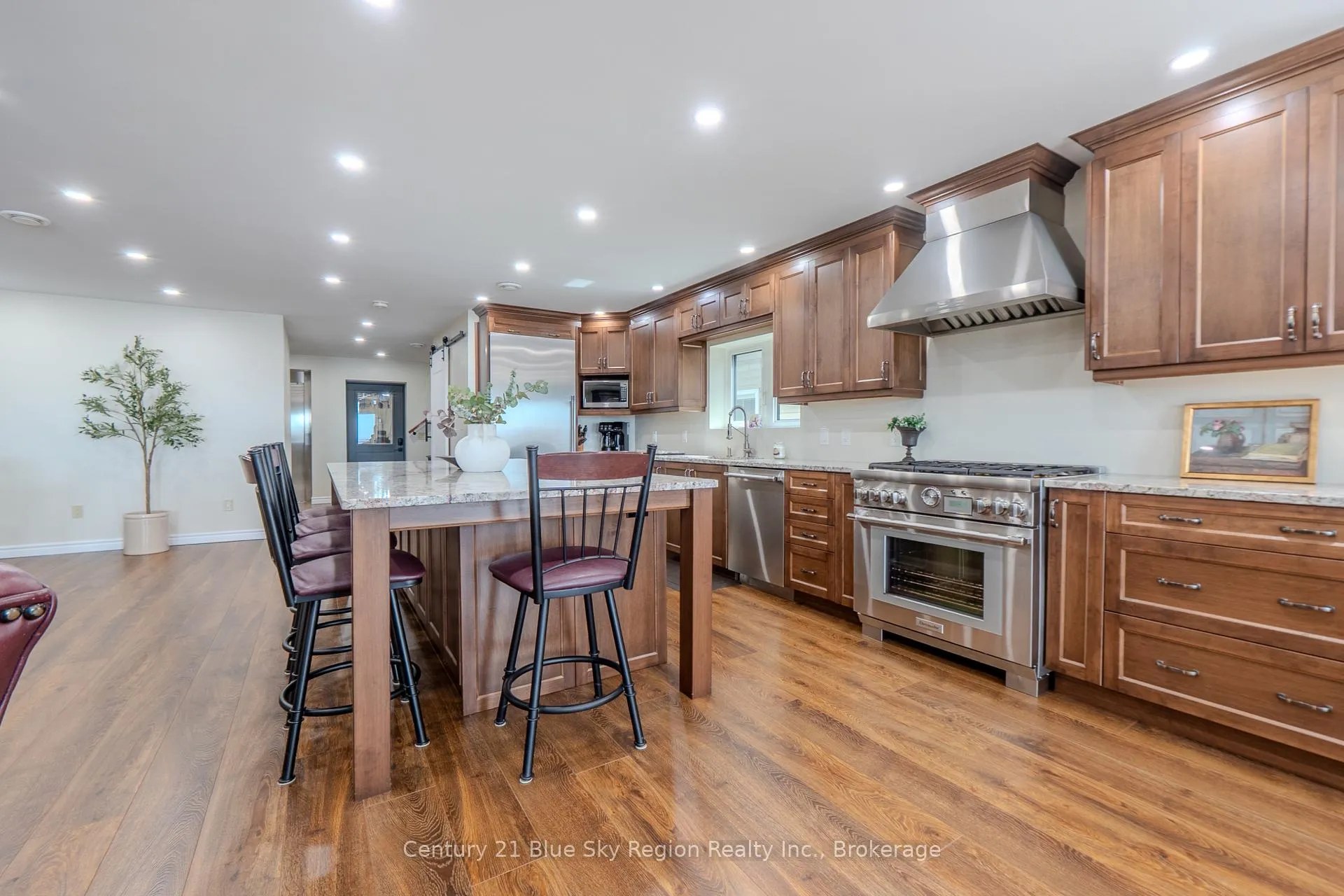 Photo 11 of 715 Lakeshore Drive, North Bay, Ferris — HOMEH