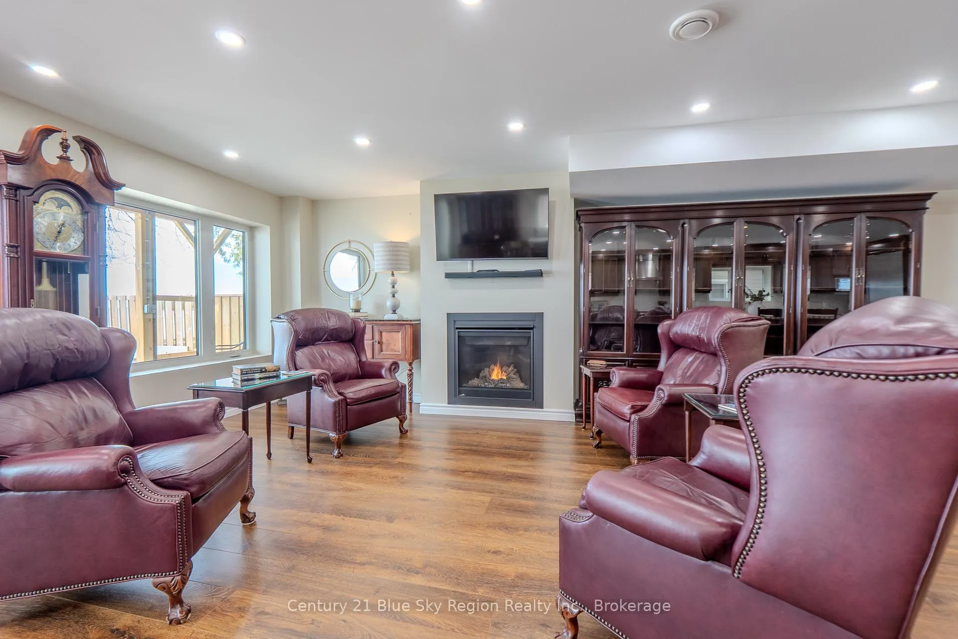 Photo 15 of 715 Lakeshore Drive, North Bay, Ferris — HOMEH