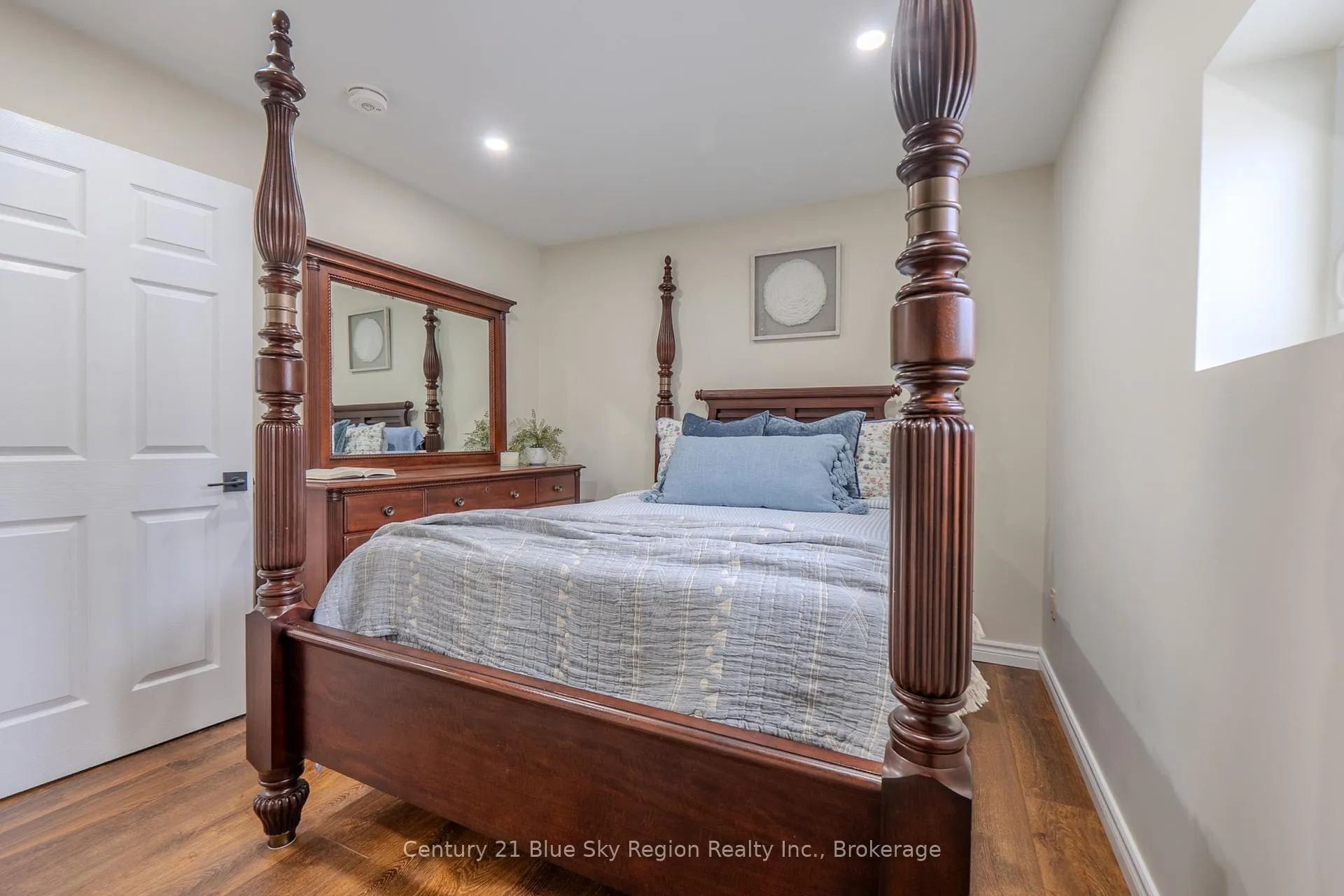 Photo 35 of 715 Lakeshore Drive, North Bay, Ferris — HOMEH