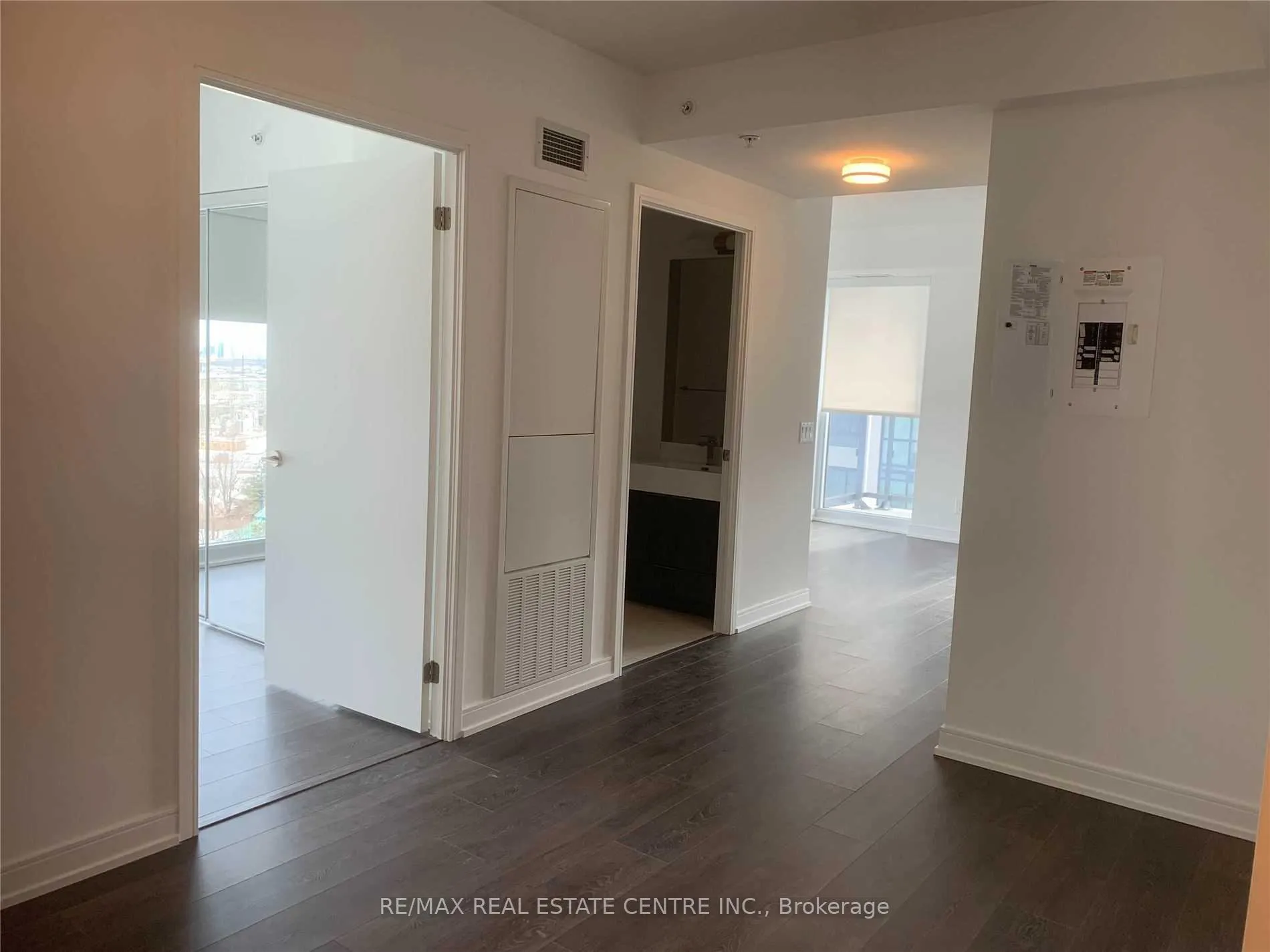 Photo 6 of Unit 710, 30 Samuel Wood Way, Etobicoke, Islington-City Centre West — HOMEH