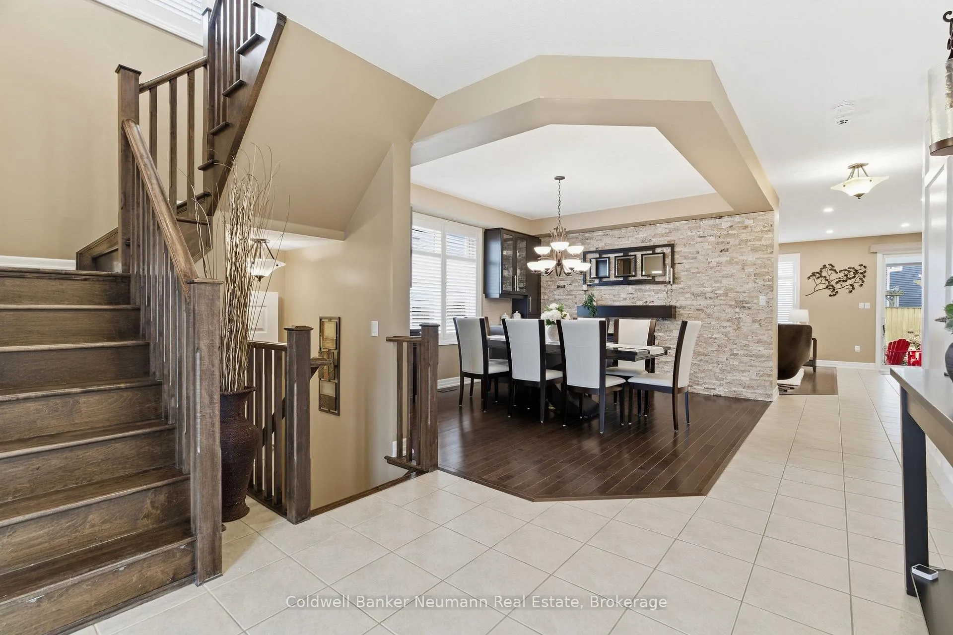 Photo 8 of 356 Falling Green Crescent, Kitchener — HOMEH
