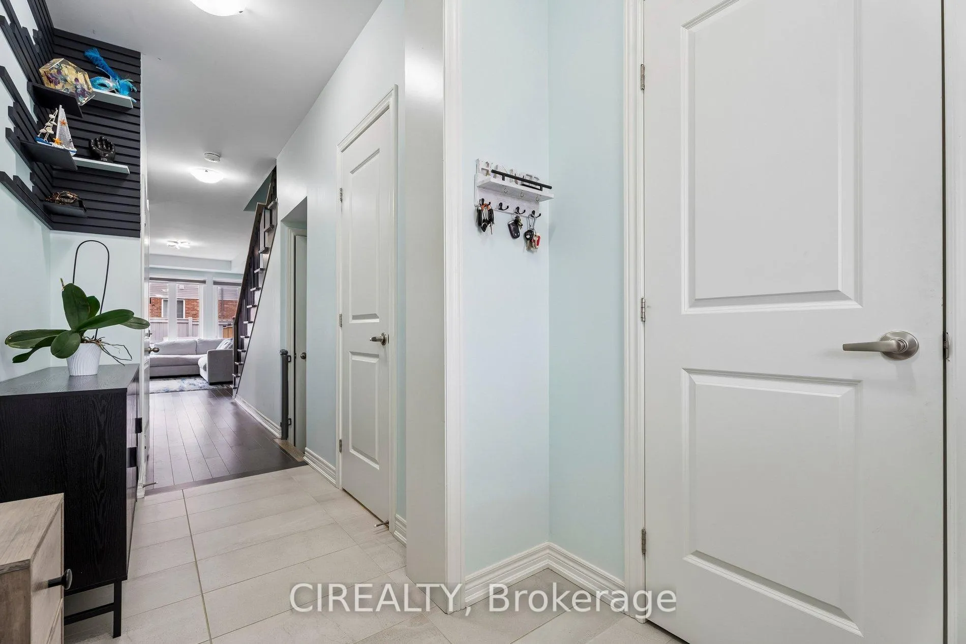 Photo 4 of 357 Raymond Road, Hamilton, Meadowlands — HOMEH