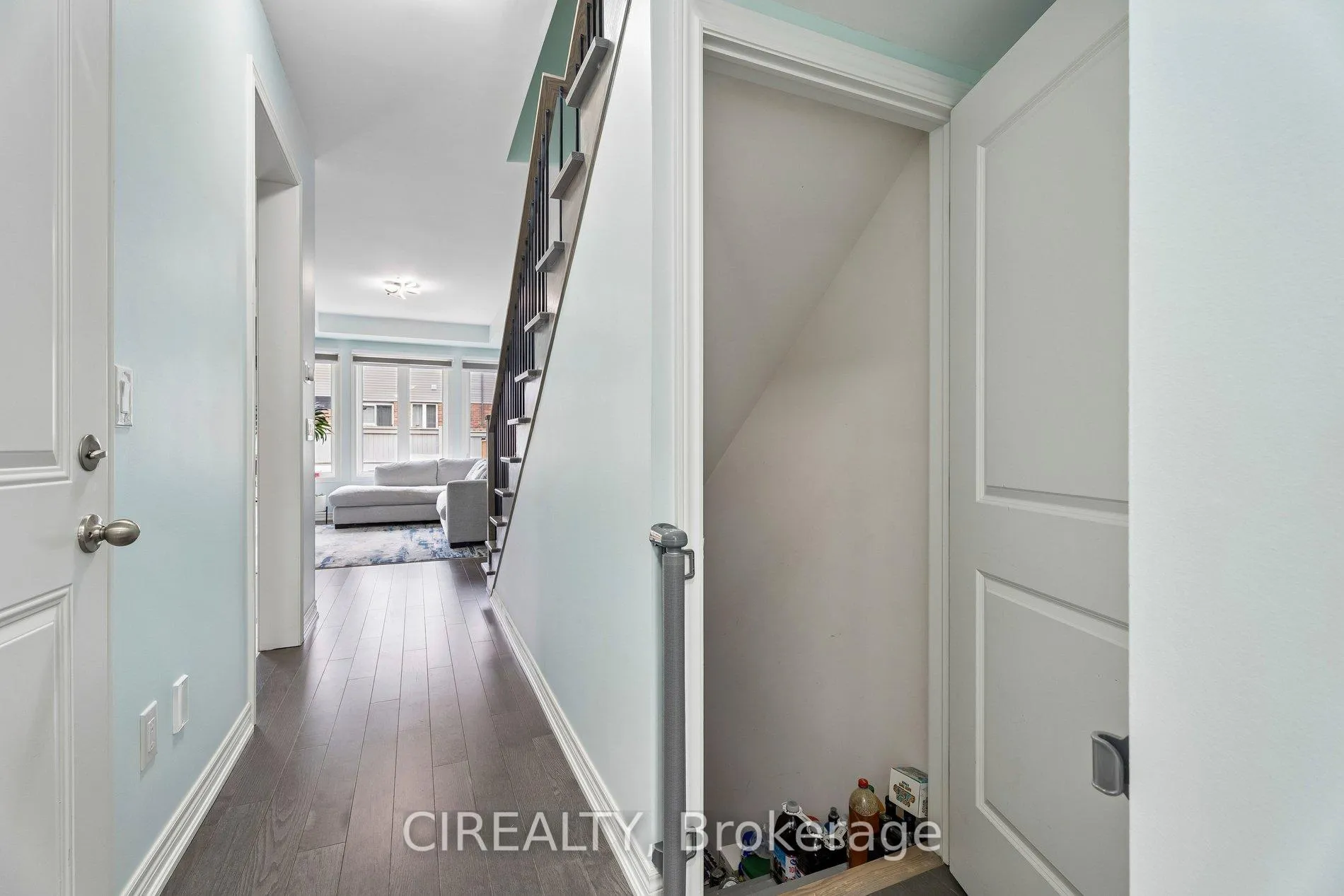 Photo 5 of 357 Raymond Road, Hamilton, Meadowlands — HOMEH