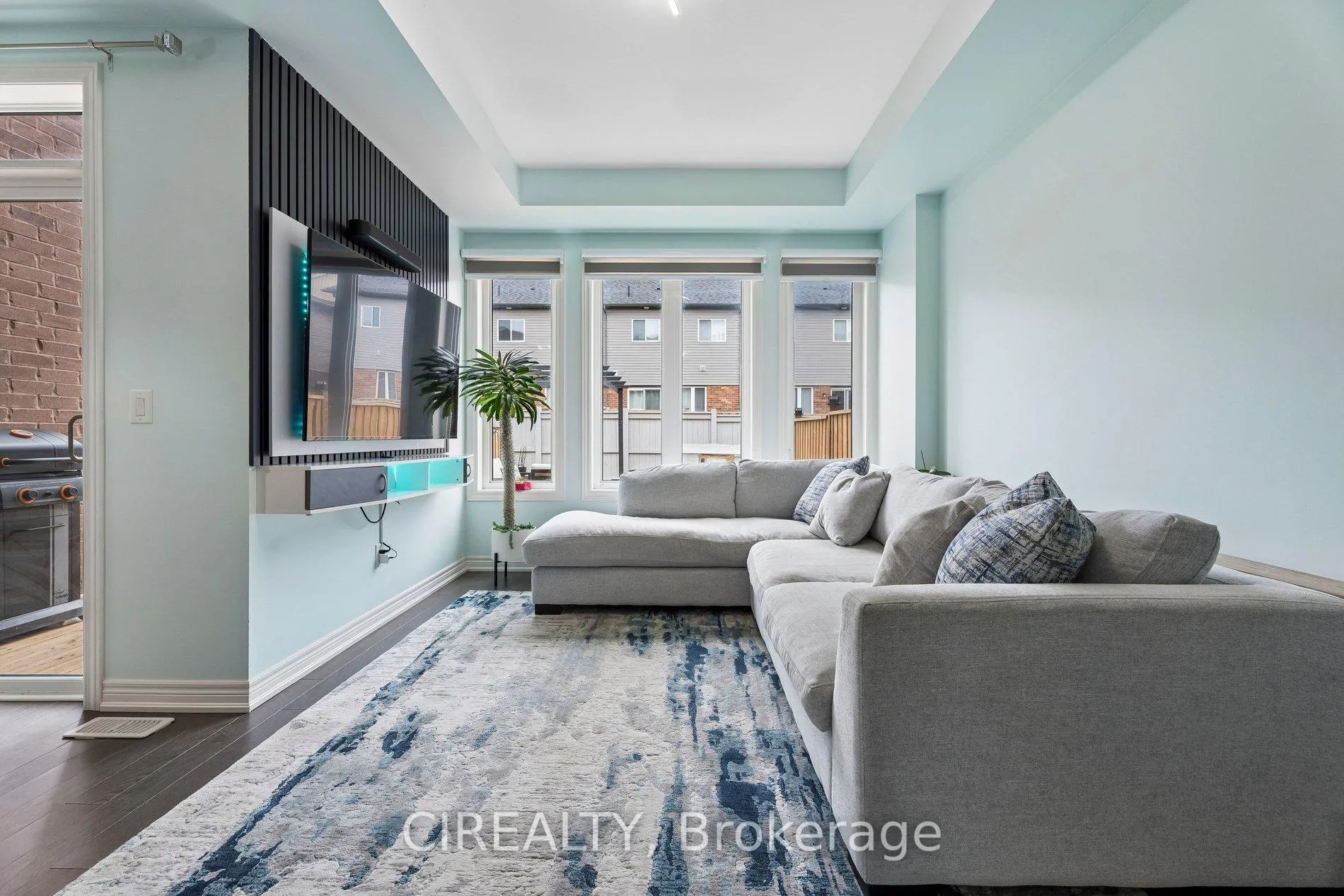 Photo 8 of 357 Raymond Road, Hamilton, Meadowlands — HOMEH