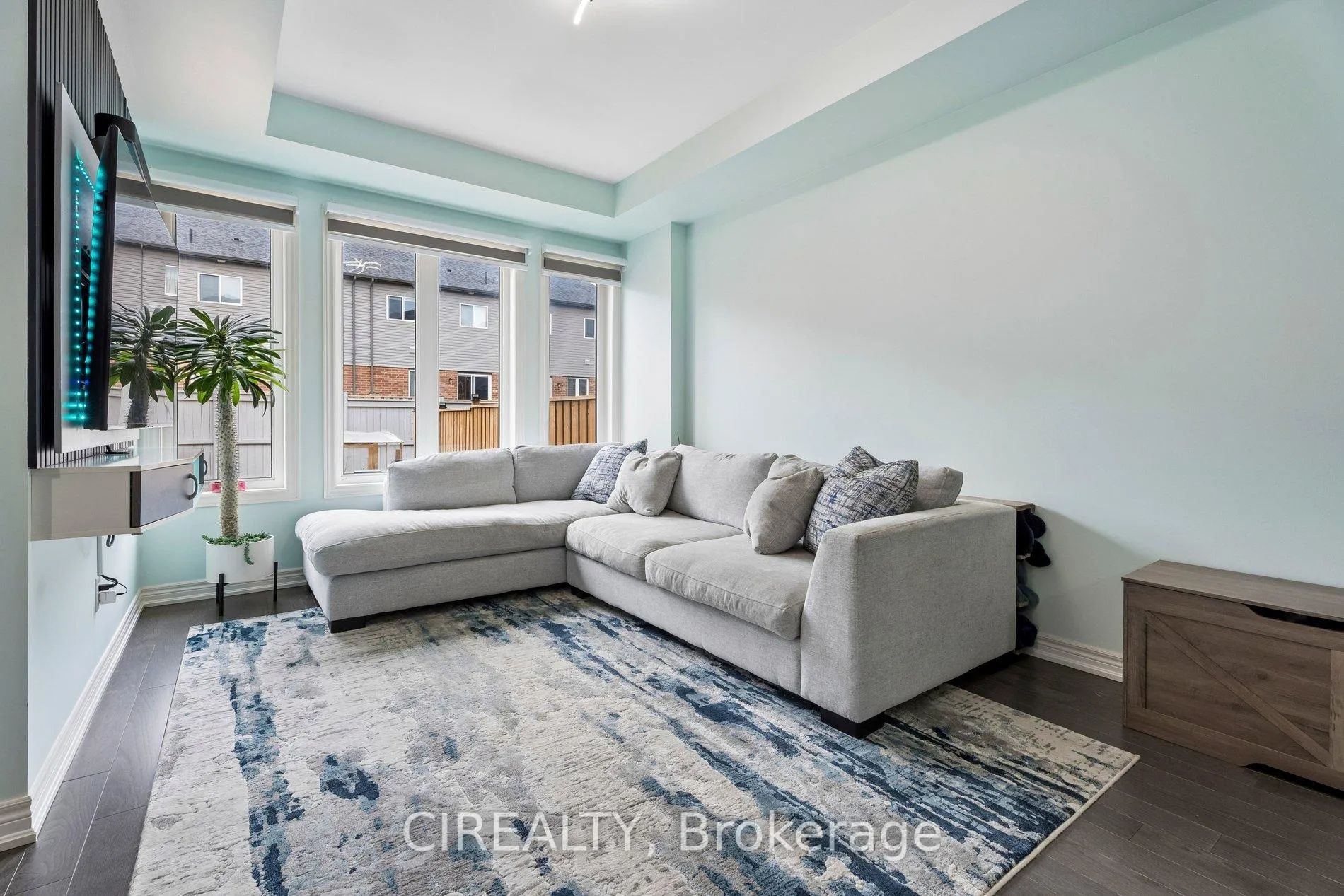 Photo 9 of 357 Raymond Road, Hamilton, Meadowlands — HOMEH