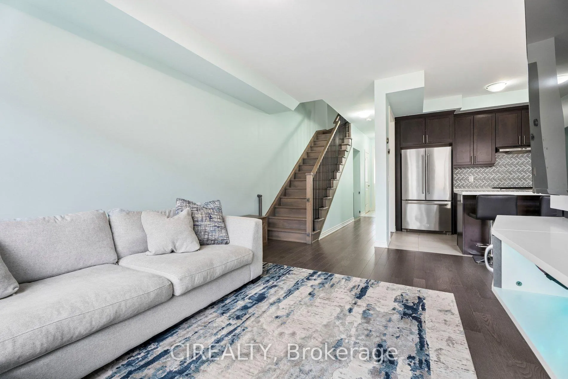 Photo 10 of 357 Raymond Road, Hamilton, Meadowlands — HOMEH