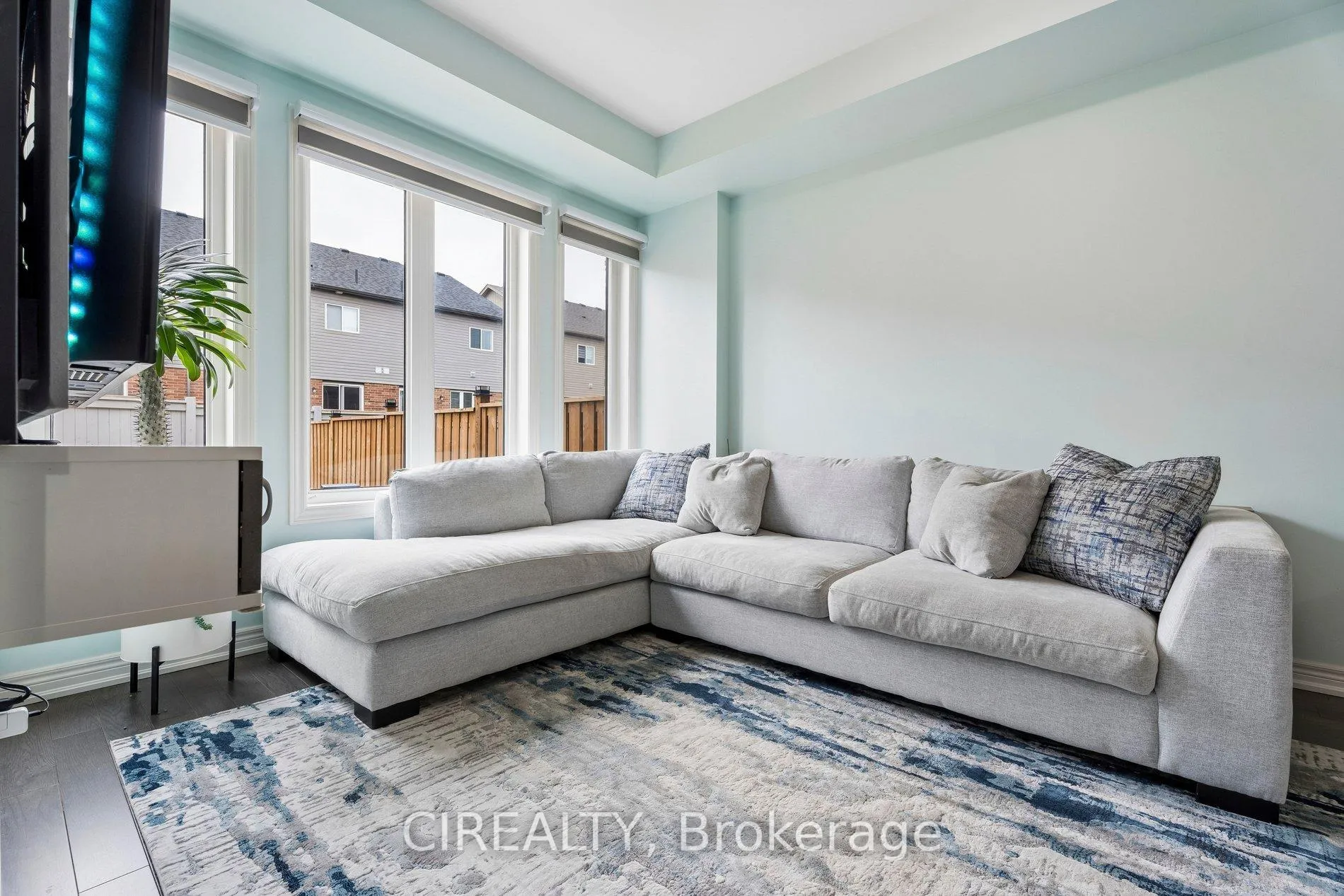 Photo 12 of 357 Raymond Road, Hamilton, Meadowlands — HOMEH